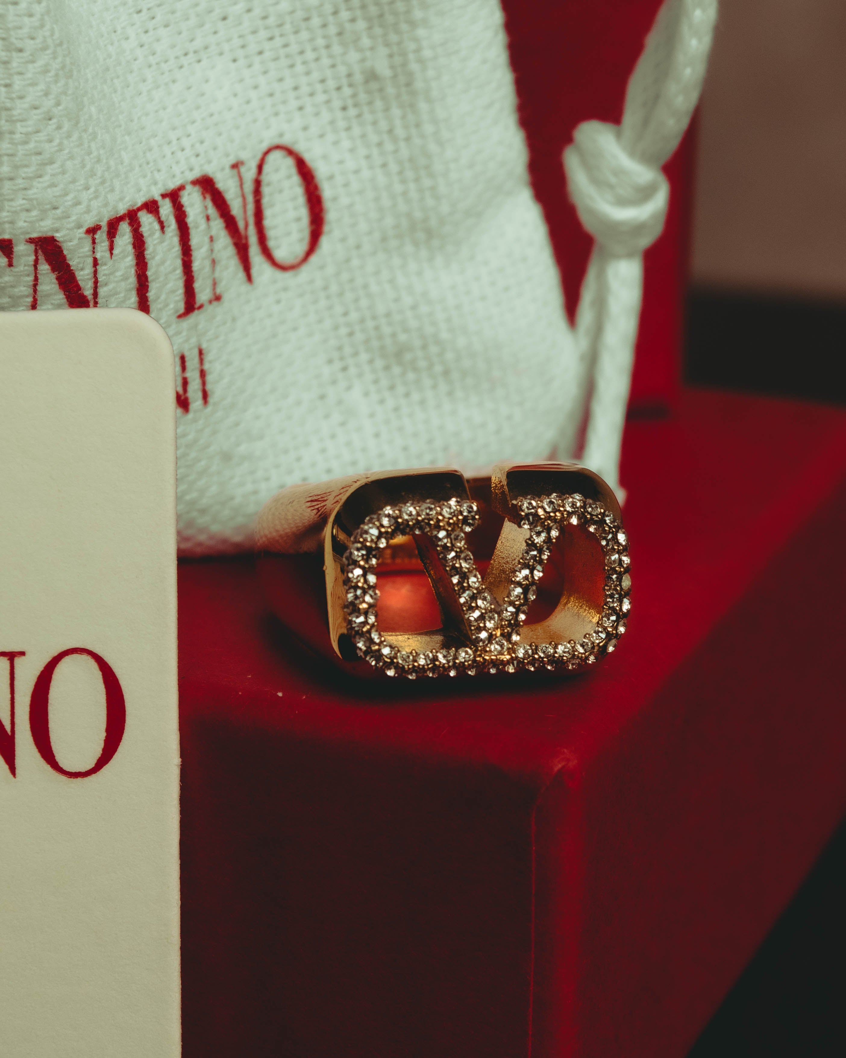 –SPECIAL– "Valentino Garavani" 20's Swarovski crystal embellished statement ring