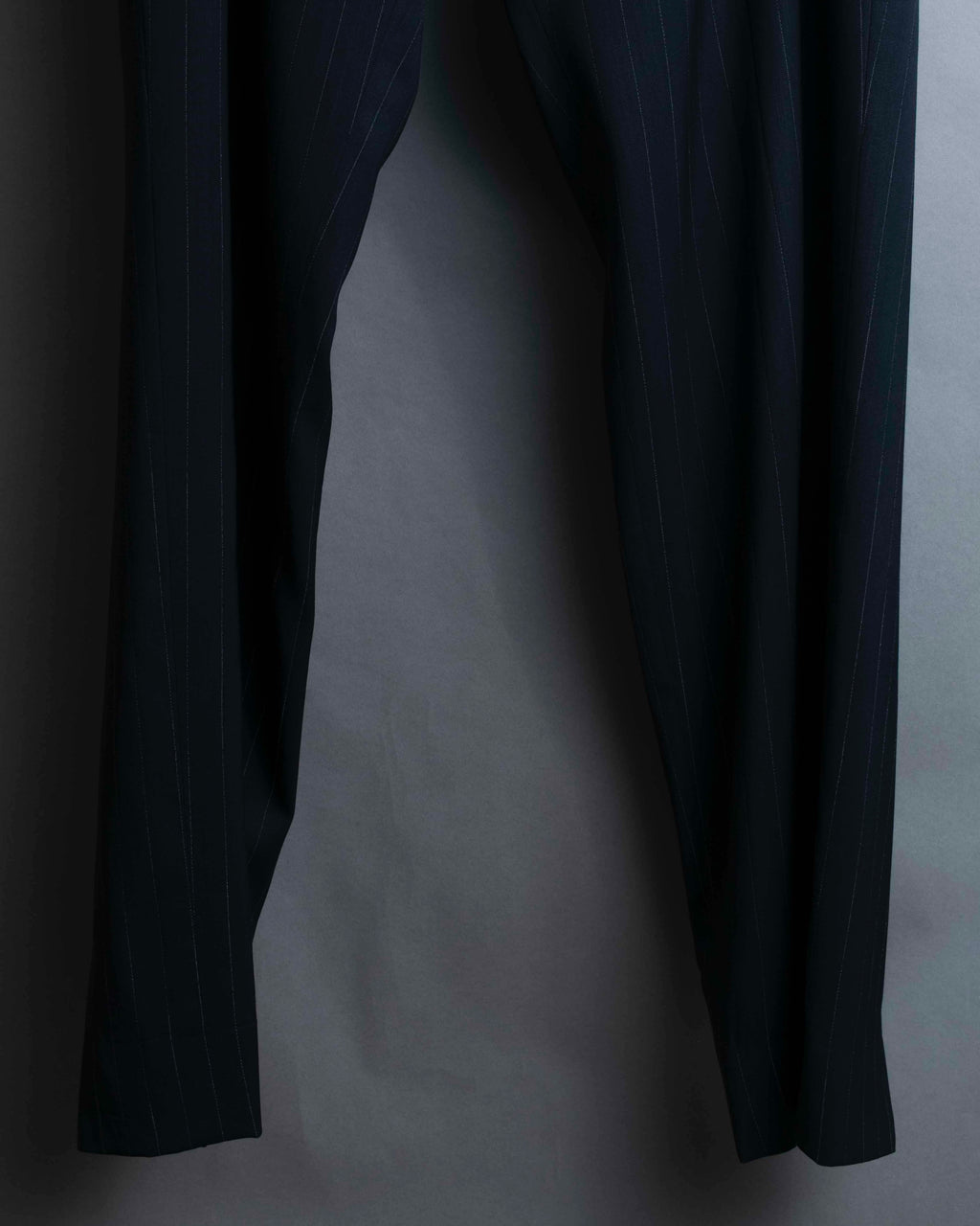 "JEAN PAUL GAULTIER HOMME"
Oversized shadow stripe set up