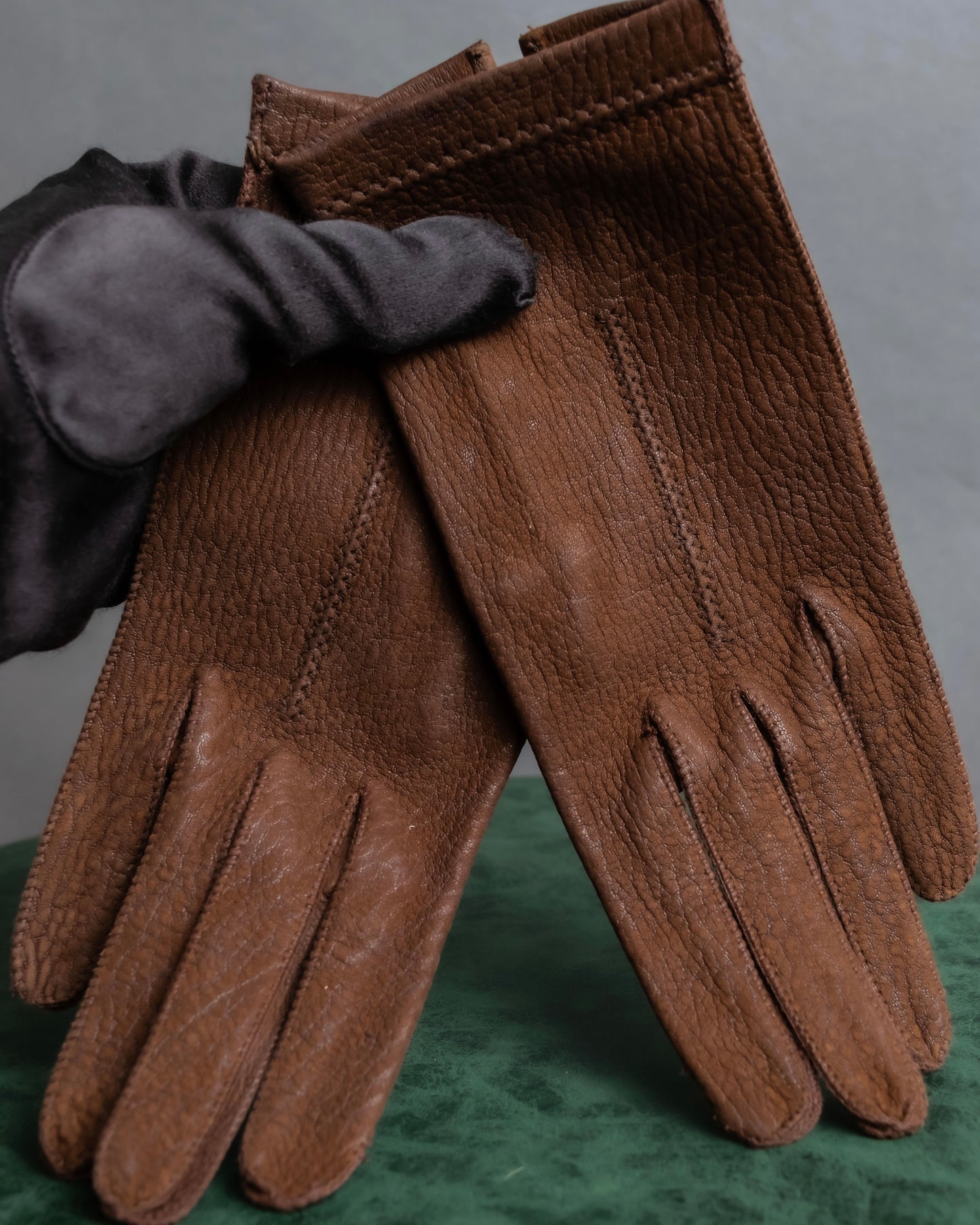 Vintage genuine leather camel brown gloves