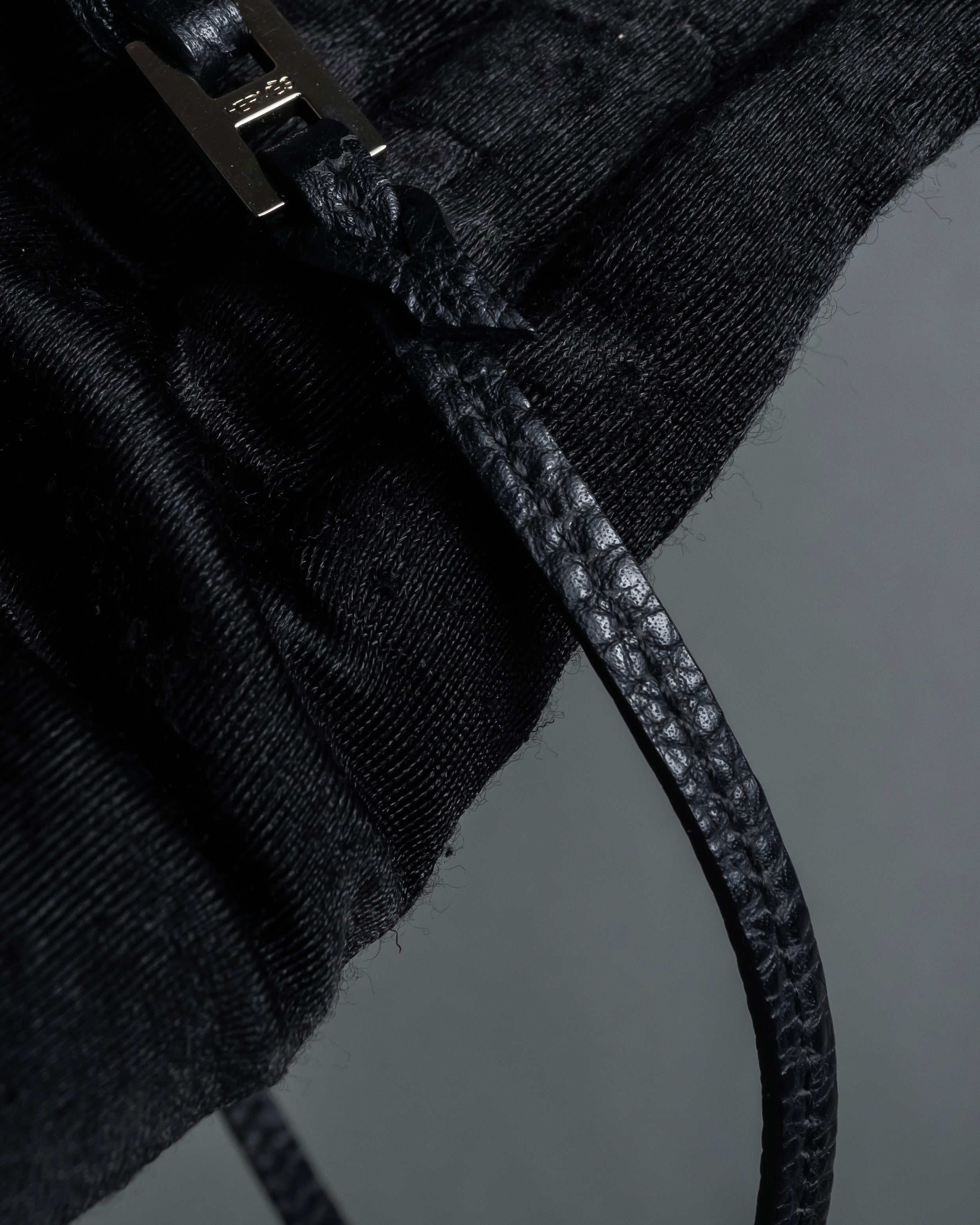 "HERMES" H motif design leather choker