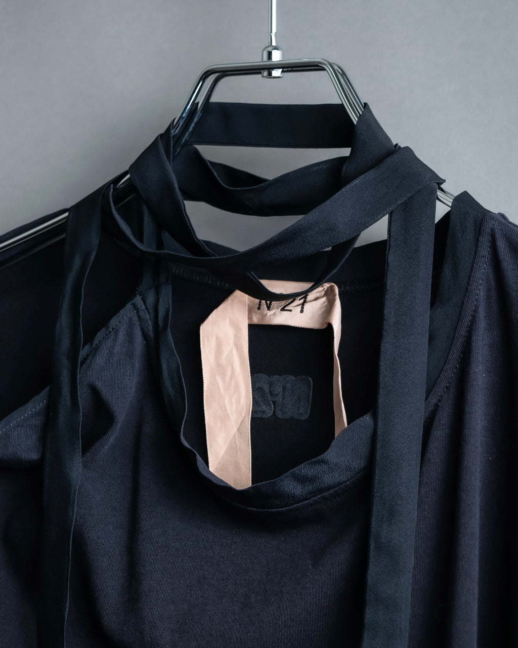 N21 NUMERO VENTUNO Oversized string design tops