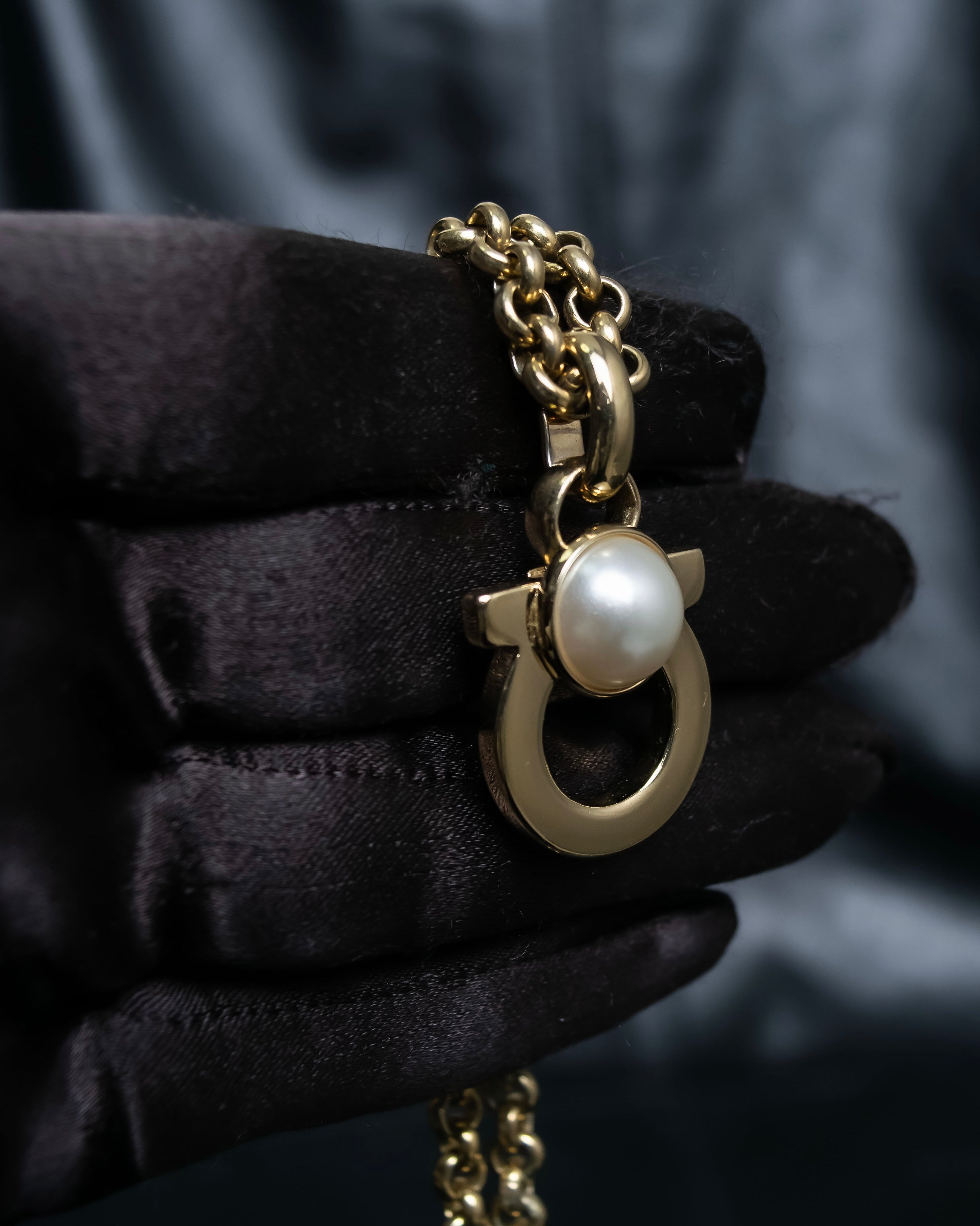 "Salvatore Ferragamo" Gancini design necklace