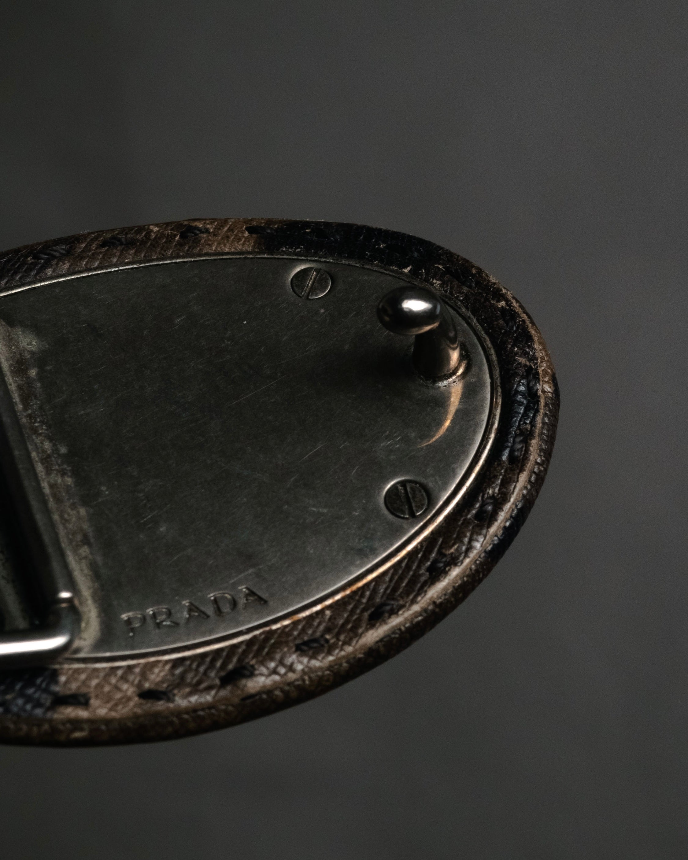 “PRADA” 2010’s Saffiano camouflage relief logo buckle
leather belt