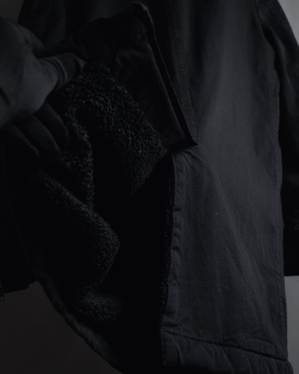 "COMME des GARCONS HOMME"
Utility zip pocket coat