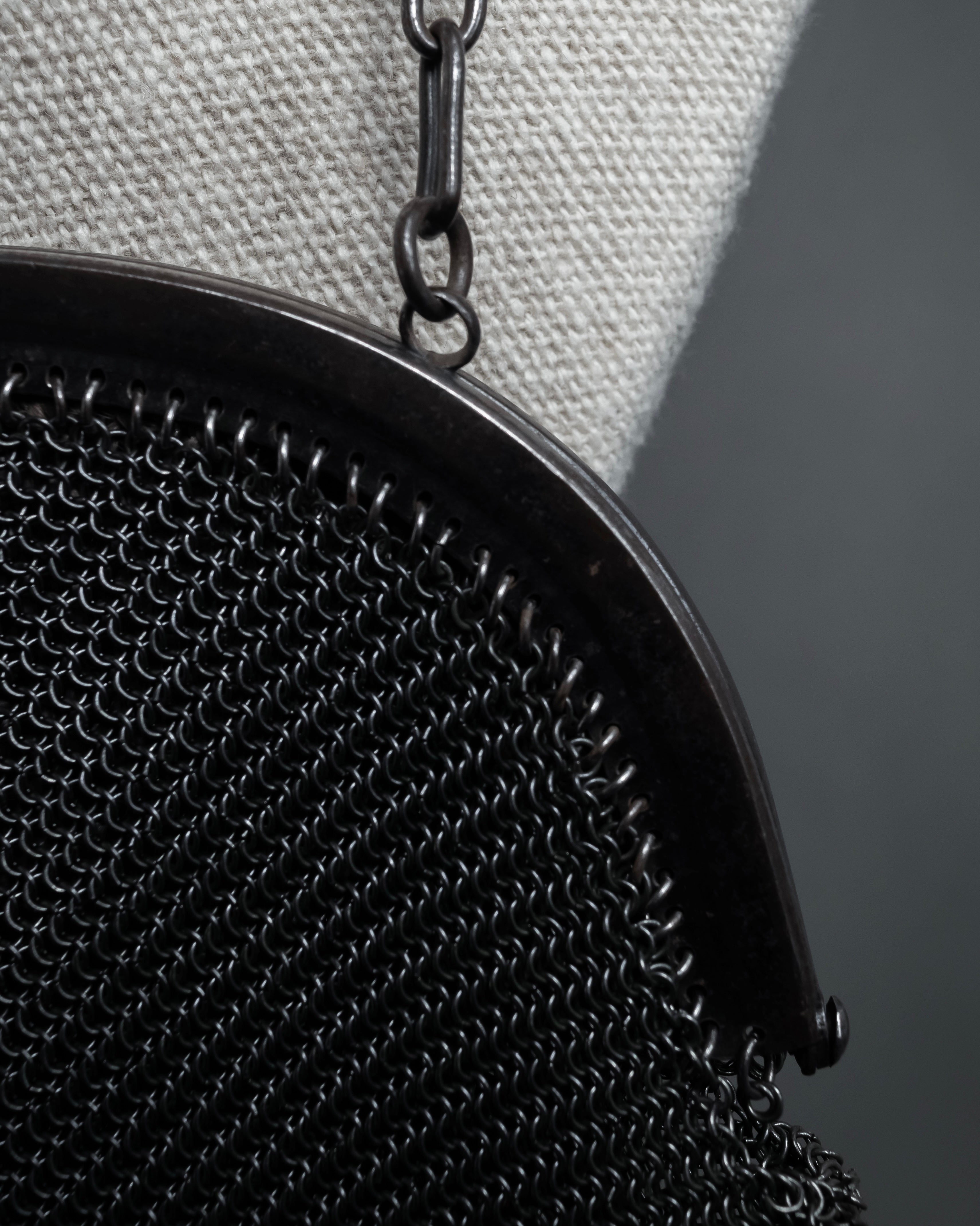 "Vintage metal mesh clasp chain shoulder bag"