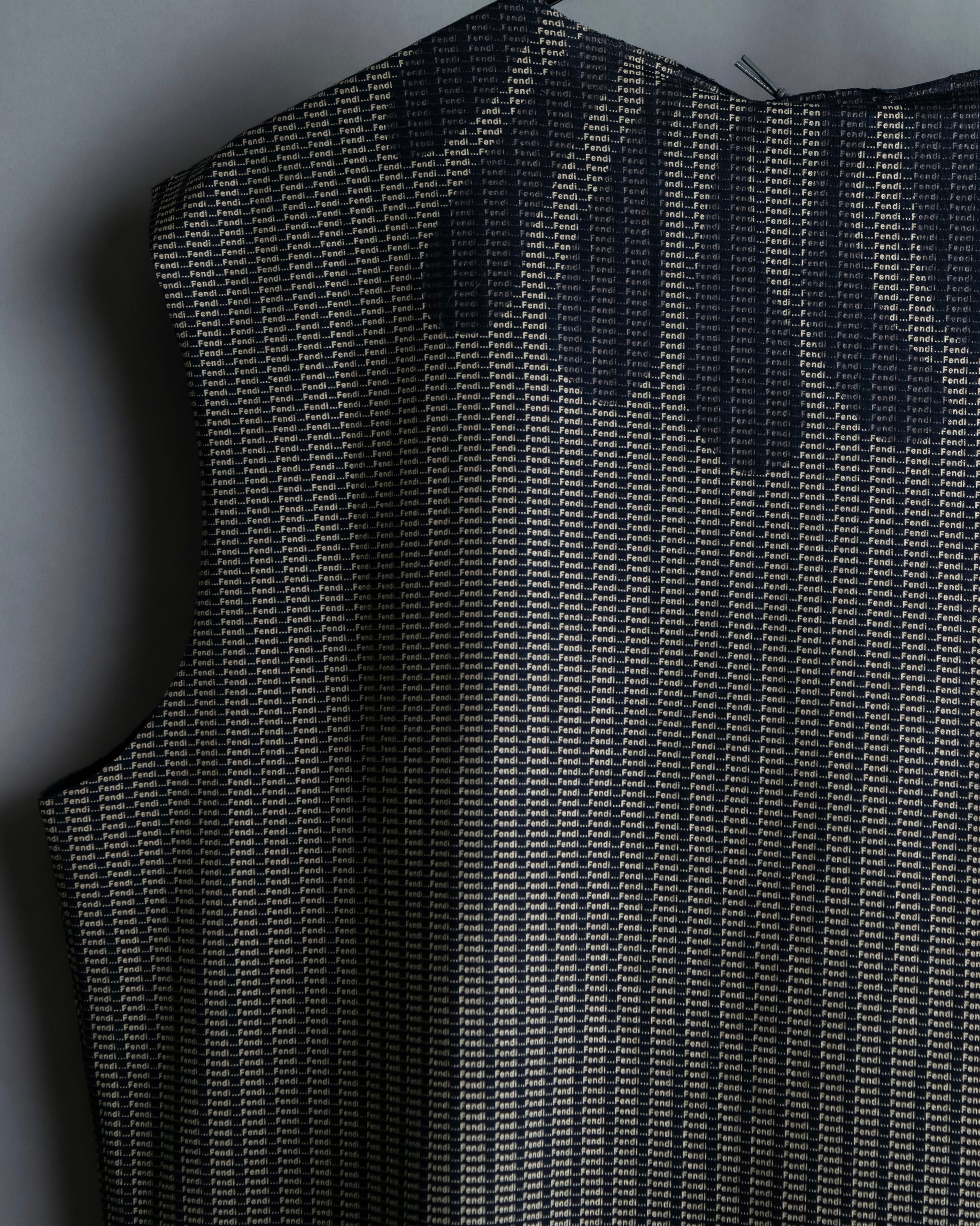 "FENDI" Logo print V-neck sleeveless top