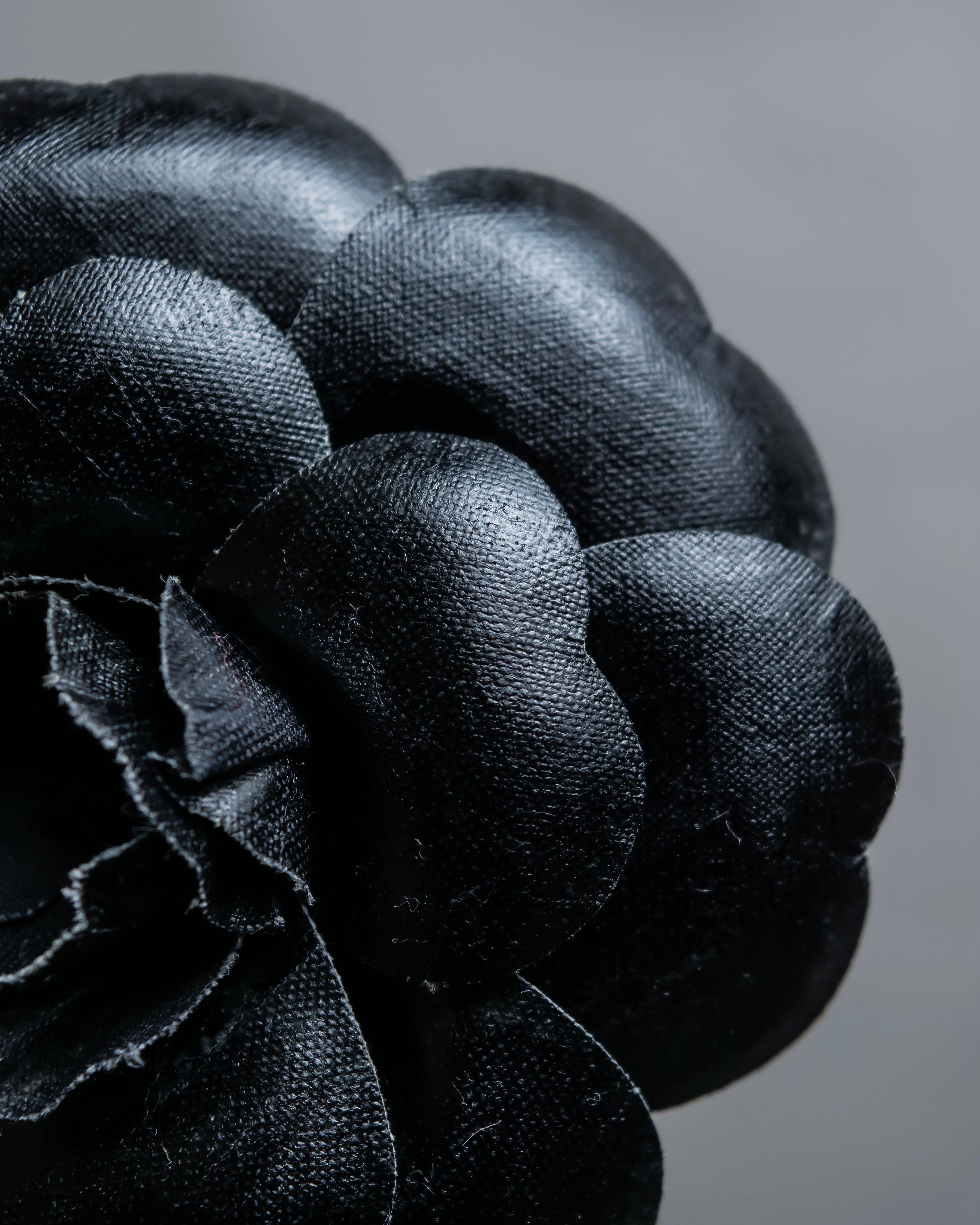 "CHANEL" Deep black camellia brooch