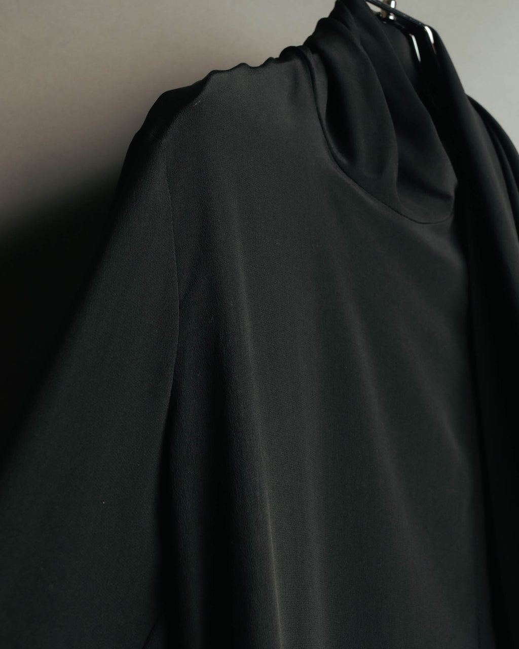 -SPECIAL- "SAINT LAURENT PARIS" 10's Fluid silk scarf-neck blouse