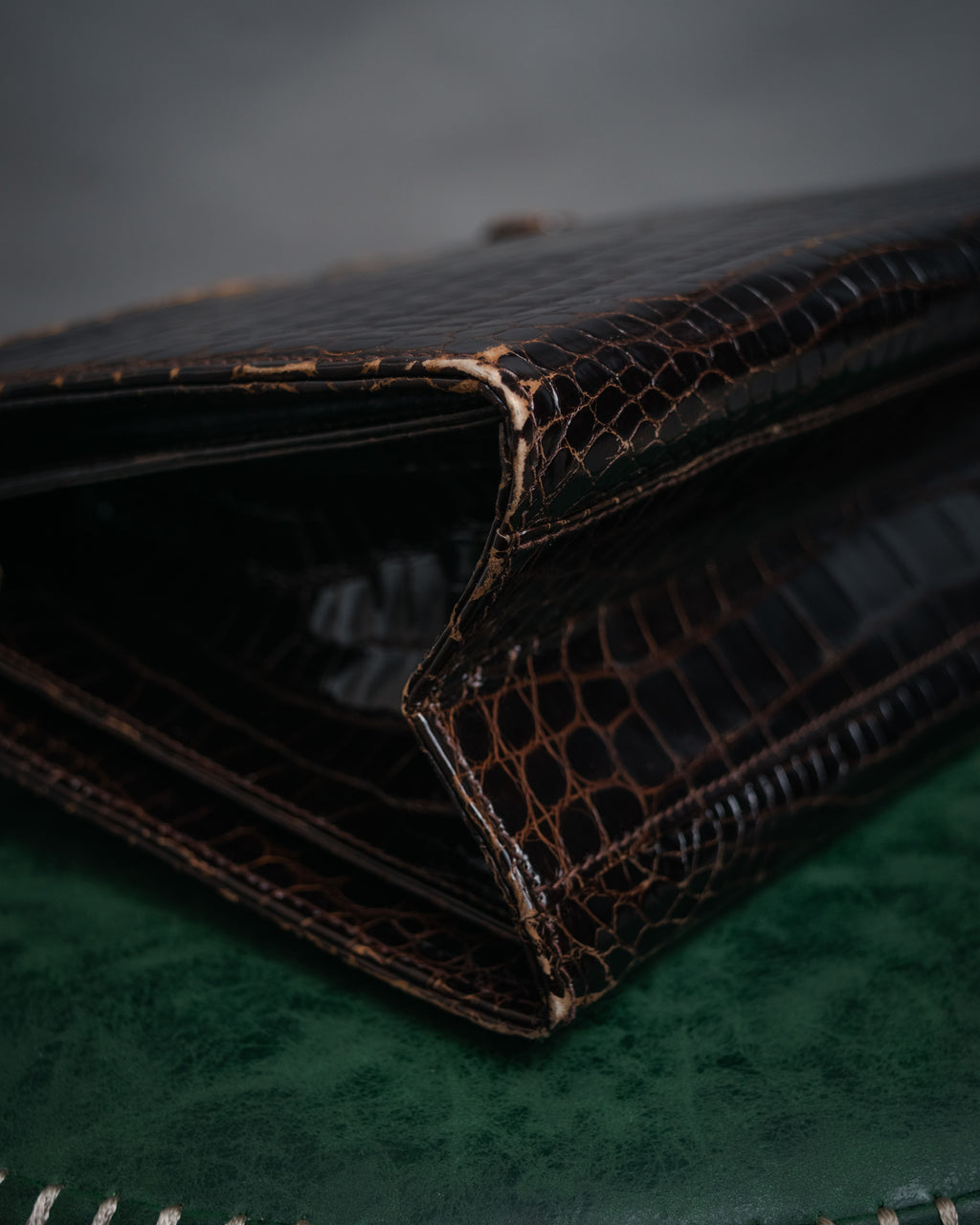 –SPECIAL– “GUCCI” 50’s-60’s Crocodile leather top handle bag