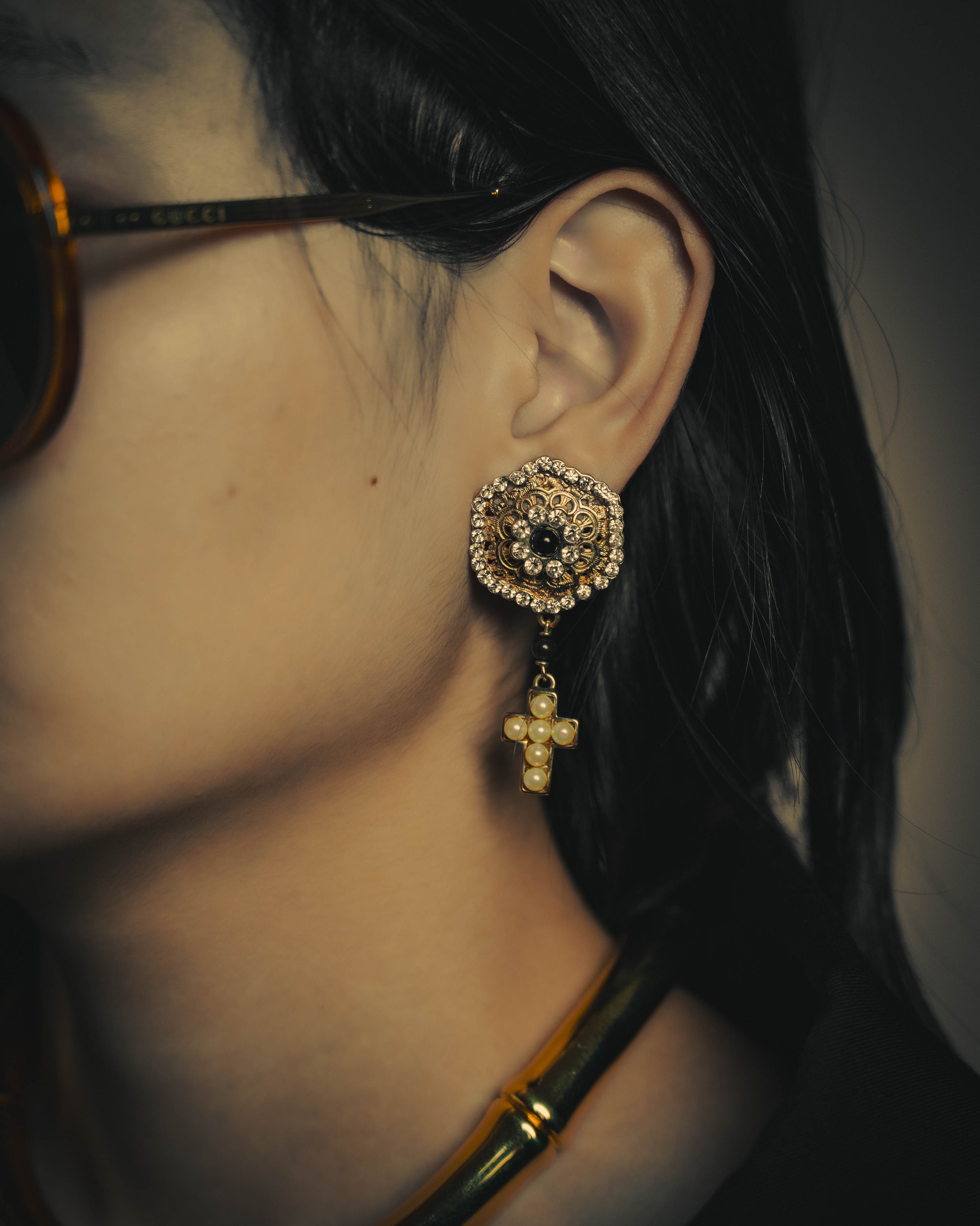 –SPECIAL– "VALENTINO" 80's-90's Ornate clip-on drop earrings