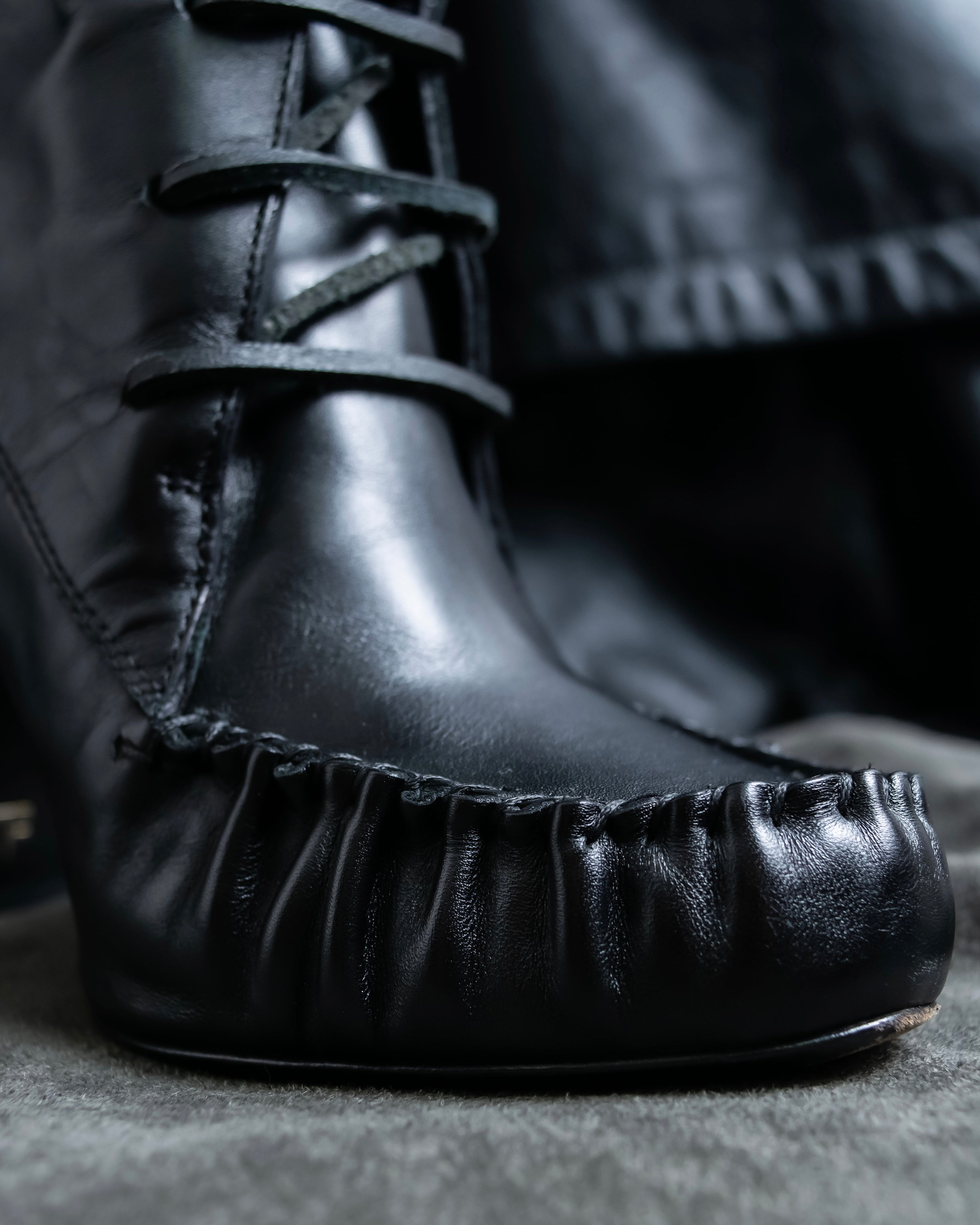 "TOM FORD" Fringe detail western long boots