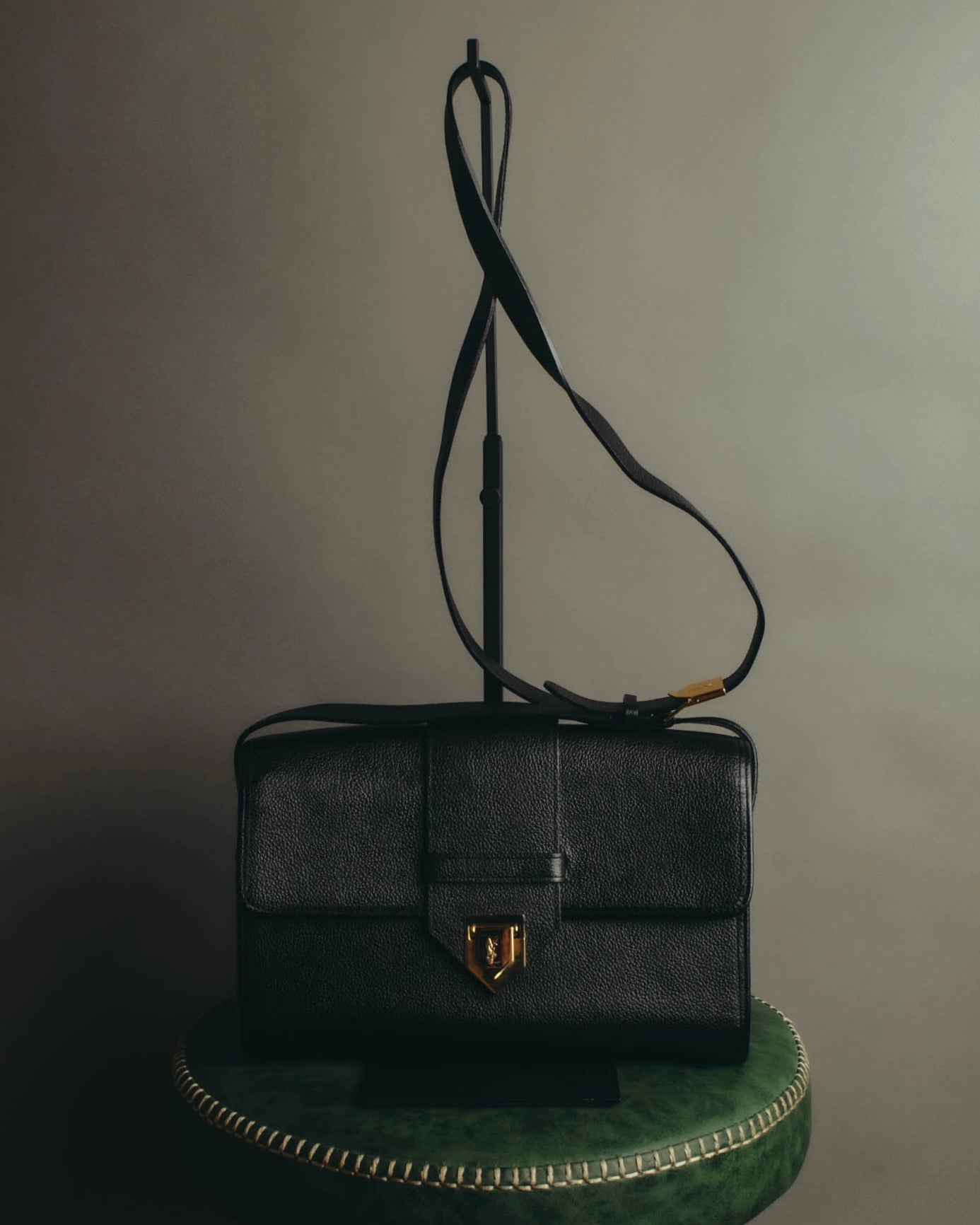 “Yves Saint Laurent” 90’s-00’s Cassandra logo one shoulder leather bag
