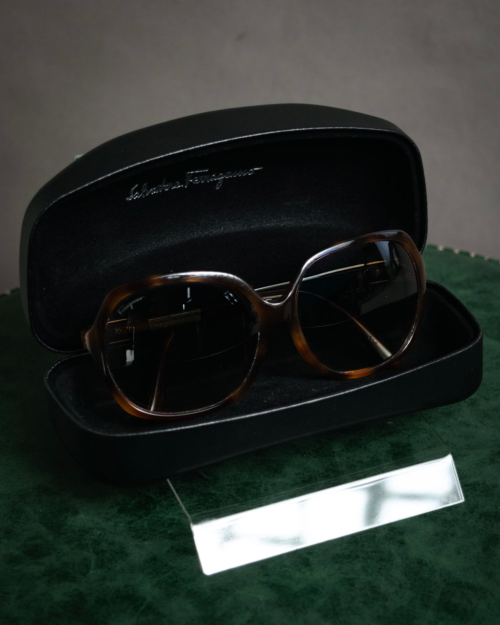 “Salvatore Ferragamo” 2010’s Havana acetate oversized sunglasses