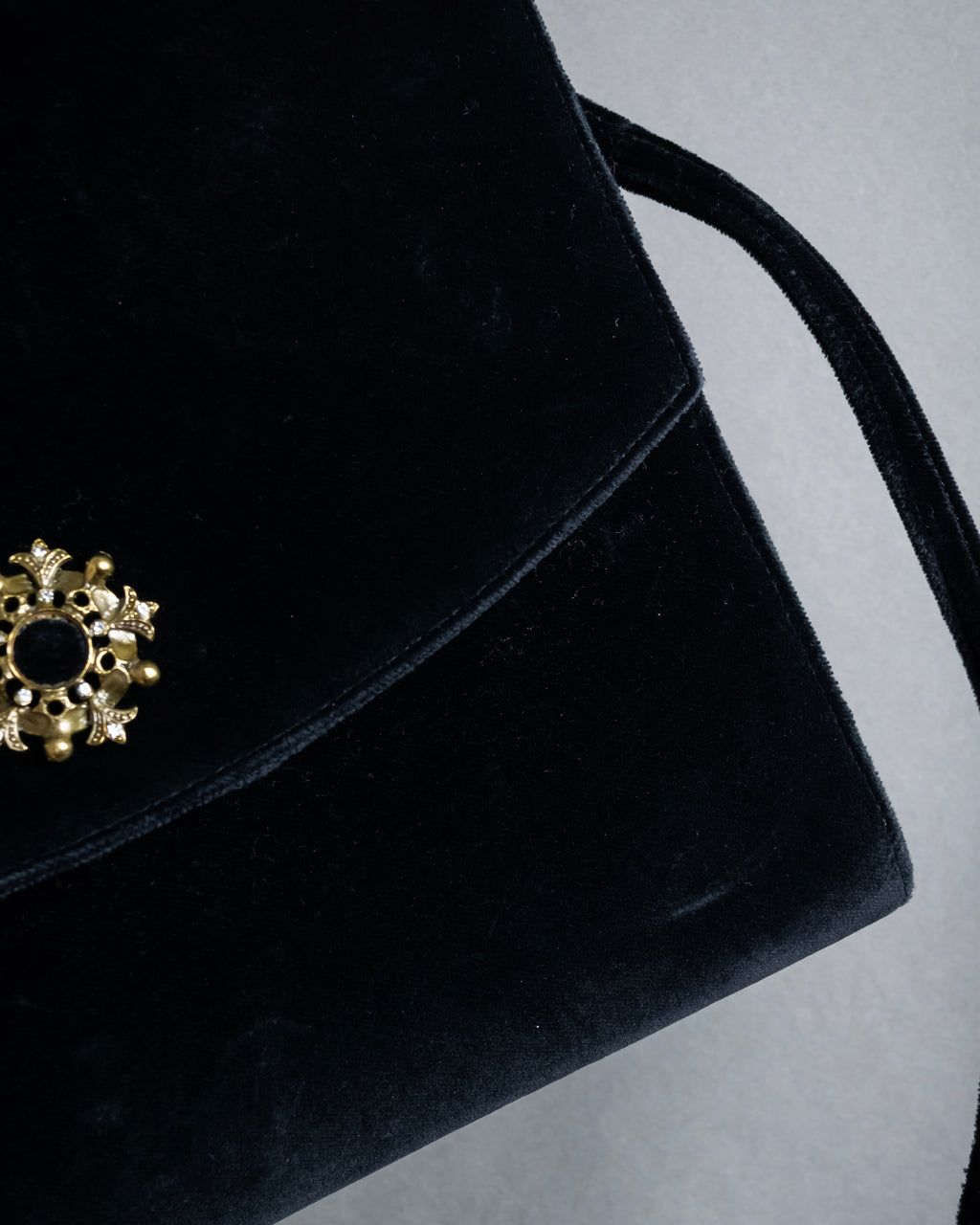 "Salvatore Ferragamo" Antique jewelry motif design velvet shoulder bag