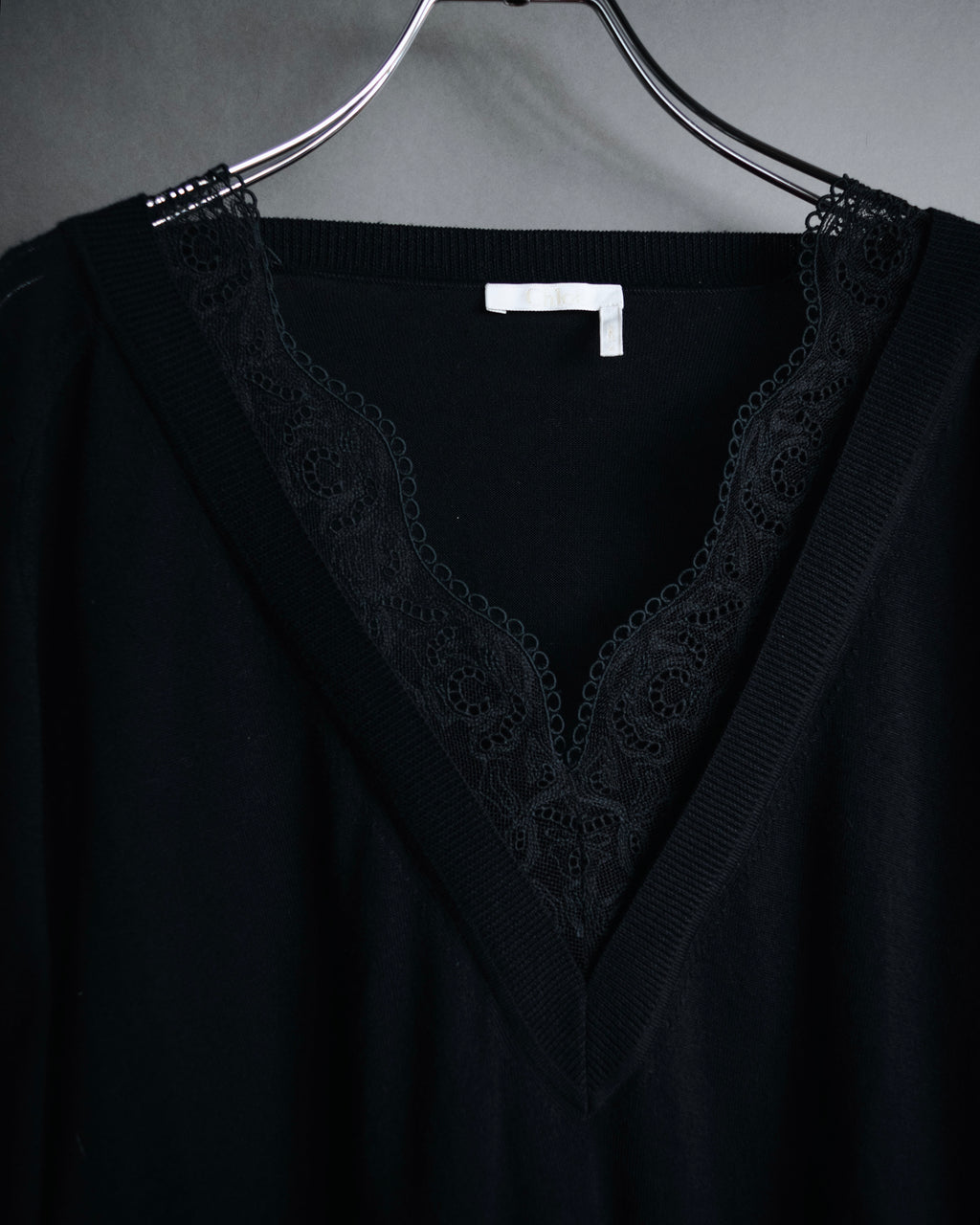 "Chloe" 2020 Lace-trimmed v-neck knit top