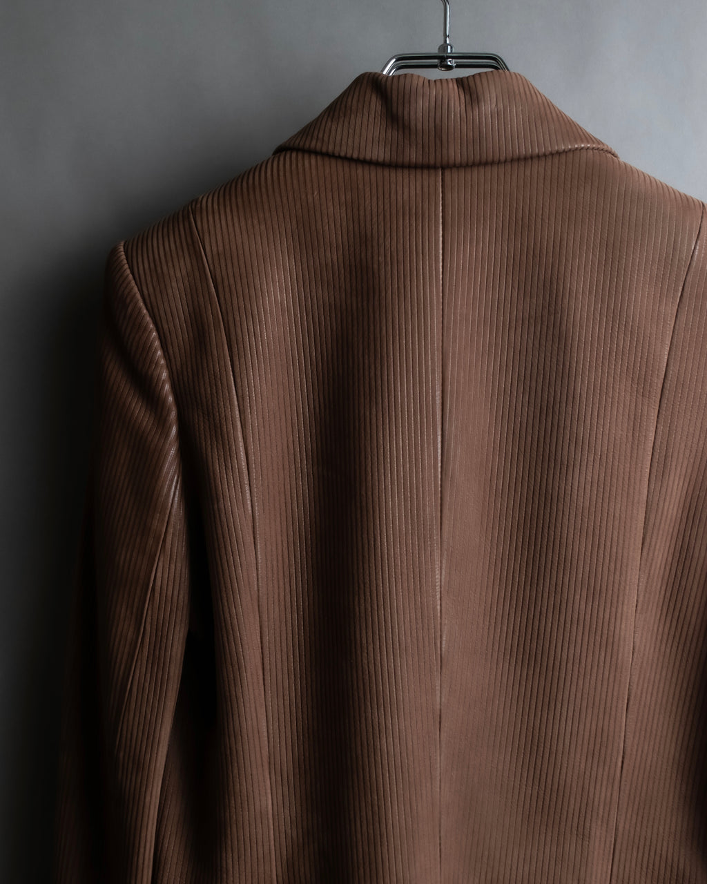 "LOEWE" Three-dimensional ribbed lamb leather set up