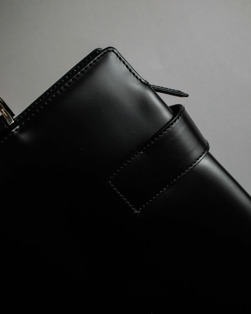 "Salvatore Ferragamo" Gancini motif both sides design leather hand bag