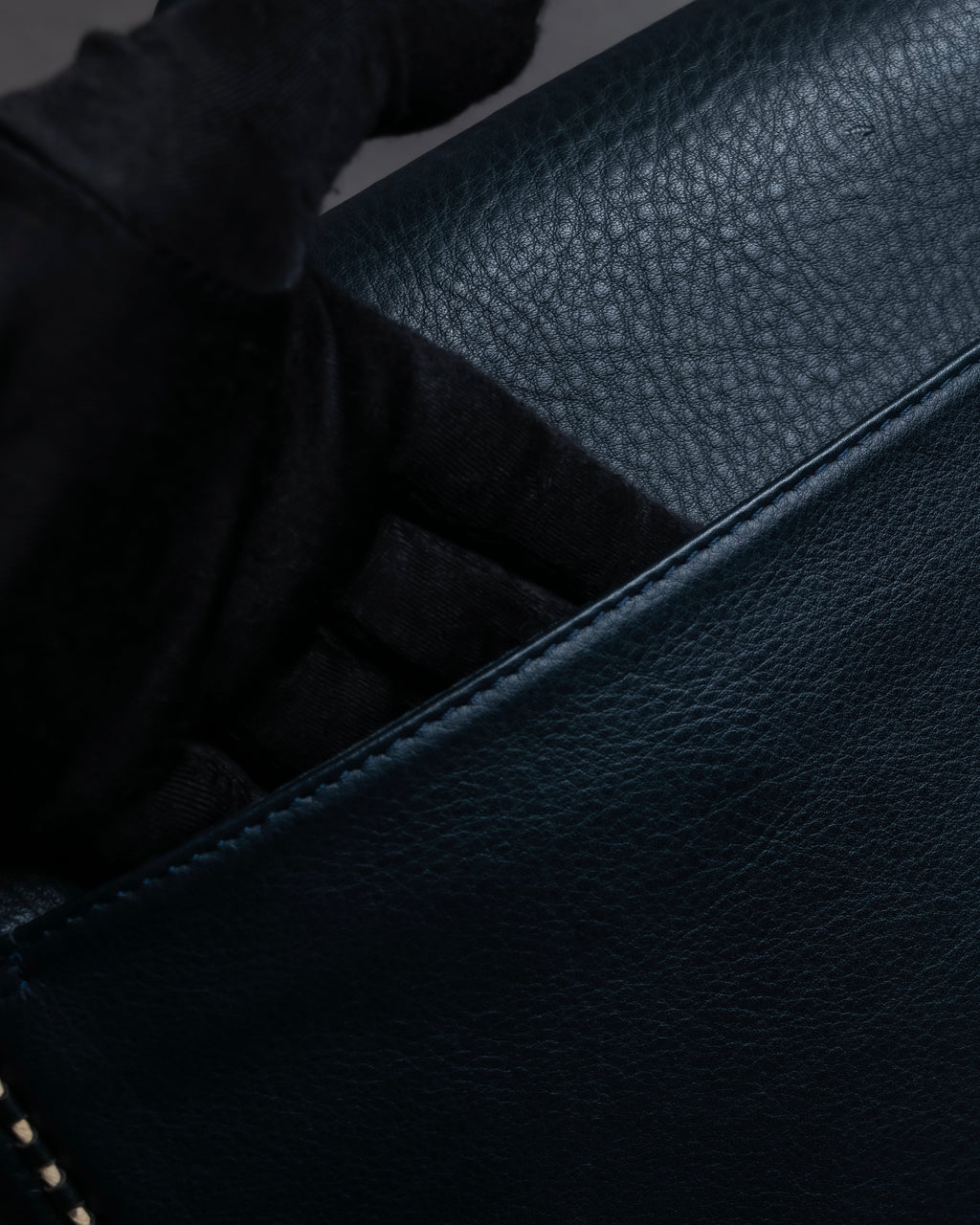 "Valentino Garavani" Saddle stitch design grain leather hand bag