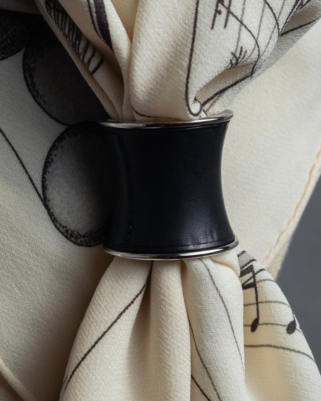 "HERMES" Drum-shaped calf leather scarf ring