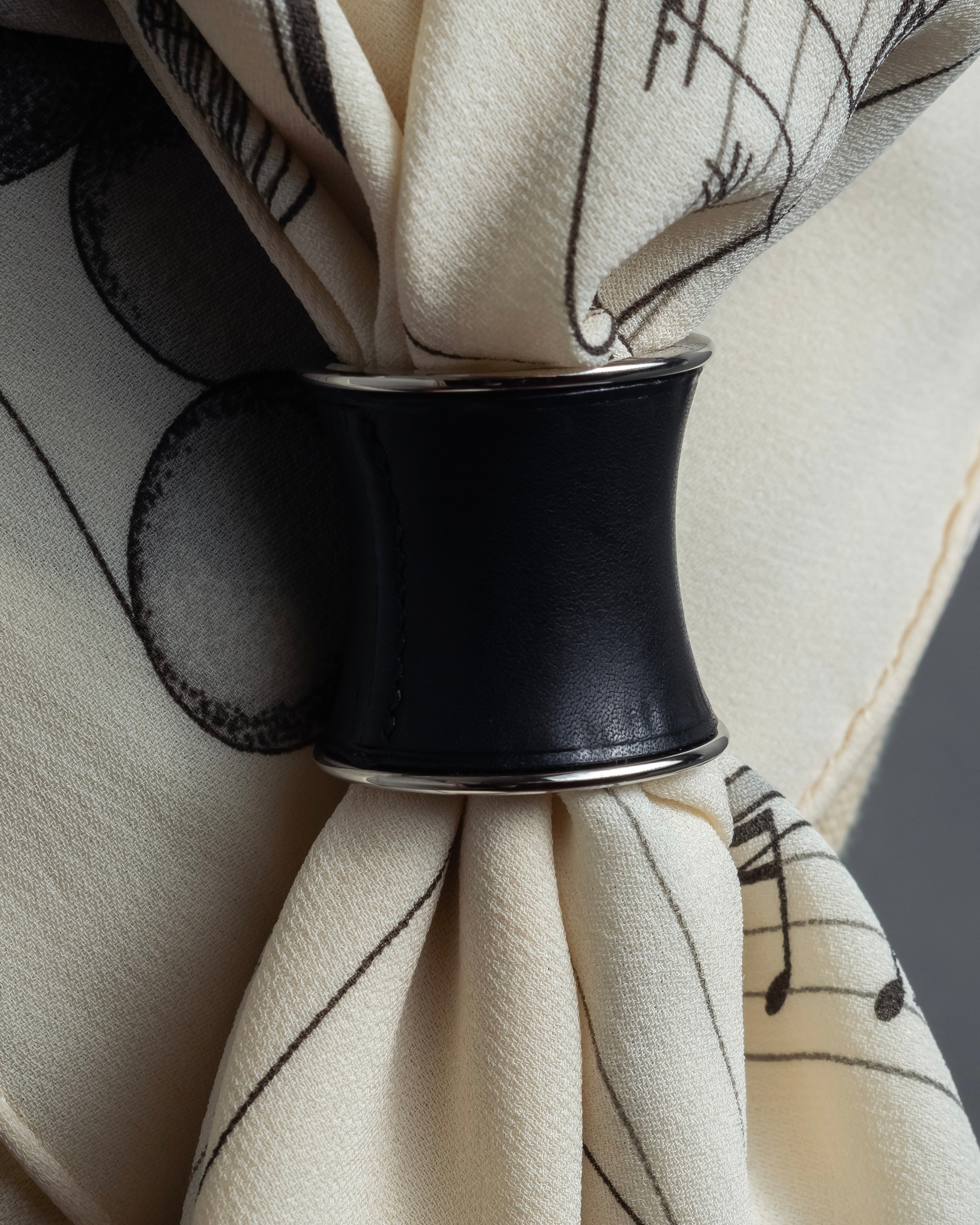 "HERMES" Drum-shaped calf leather scarf ring