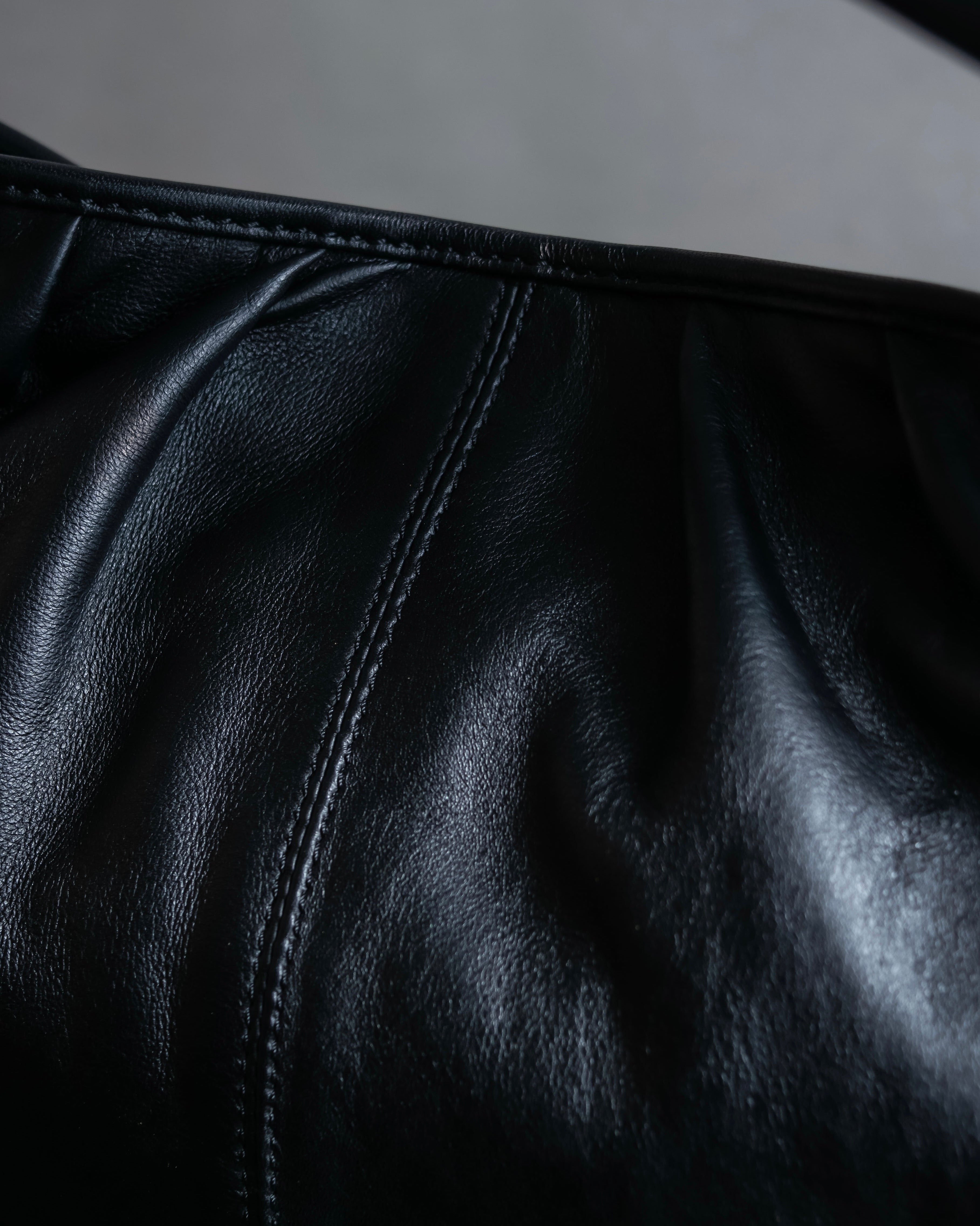 "EMPORIO ARMANI" Horizontal design gathered one handle leather bag