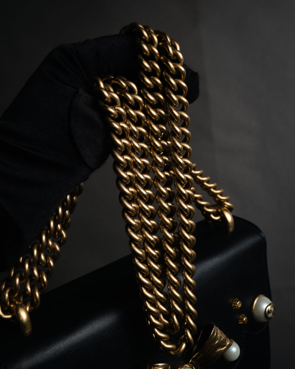 –SPECIAL– “GUCCI”
2016-2022 Bow embellished chain shoulder bag