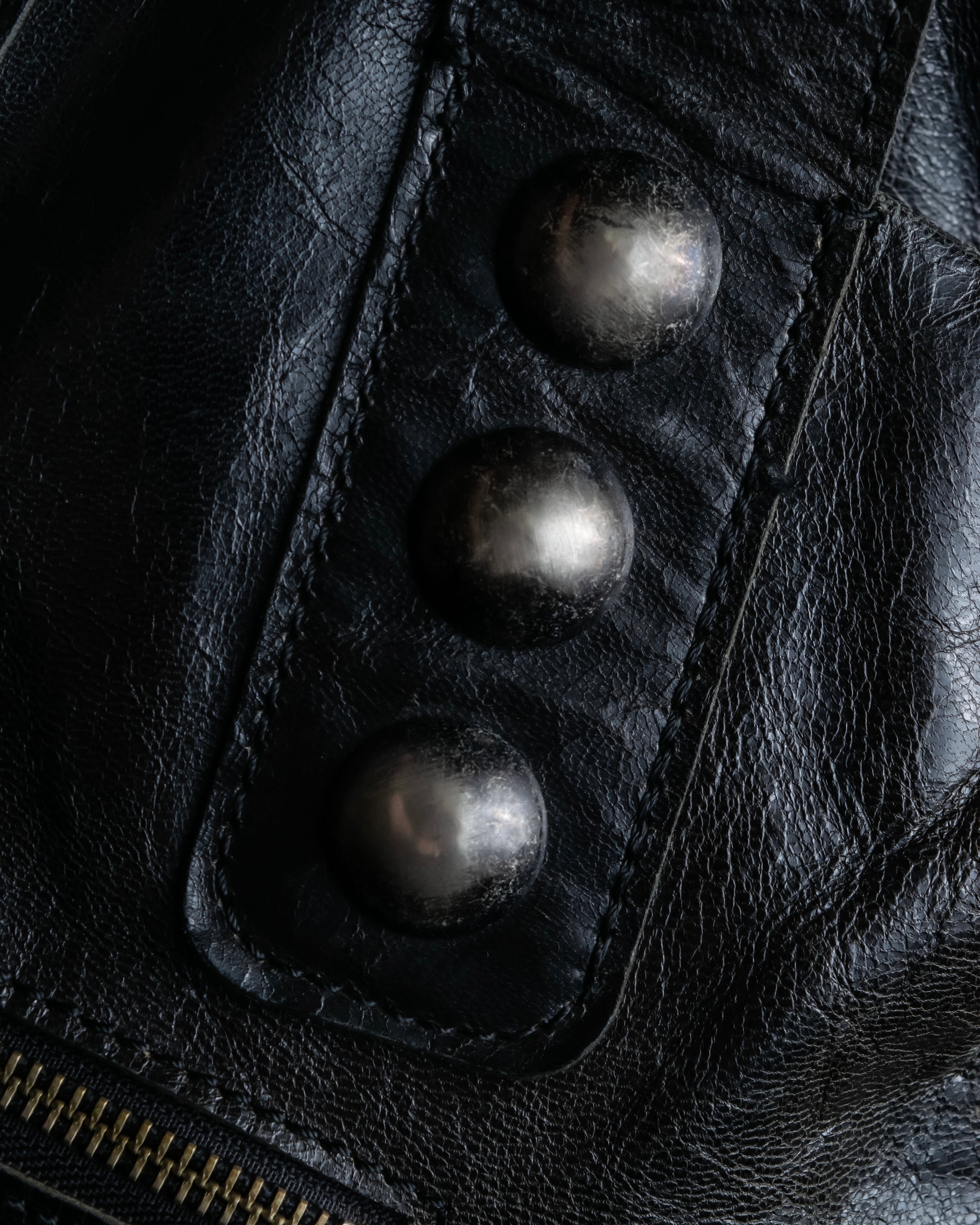 "tricot COMME des GARCONS" 
Flap pocket metal parts design leather hand bag