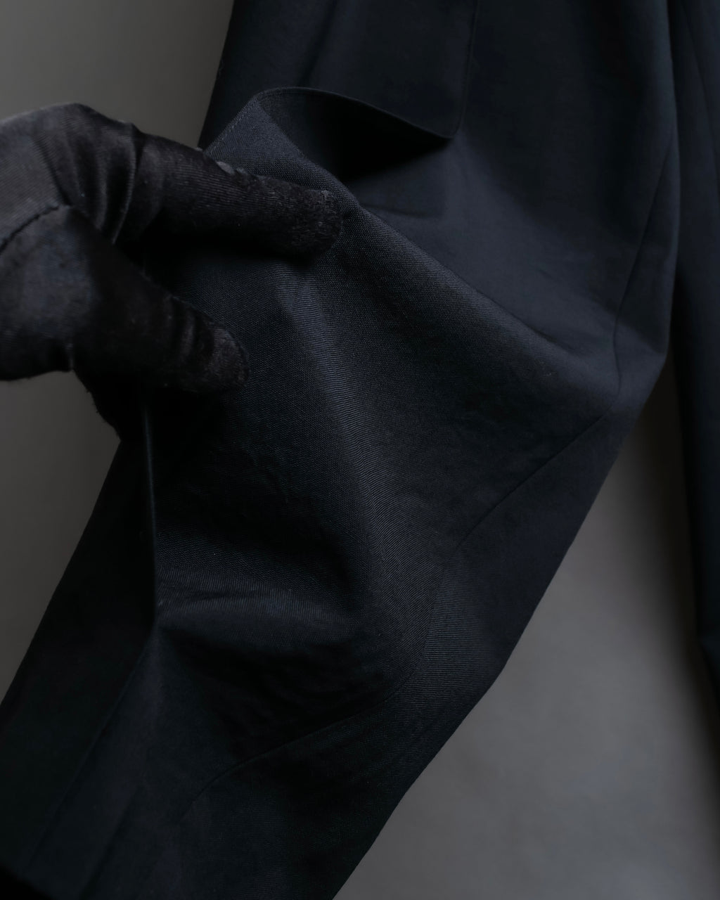 "LOEWE" Deep pleat tapered draped slacks