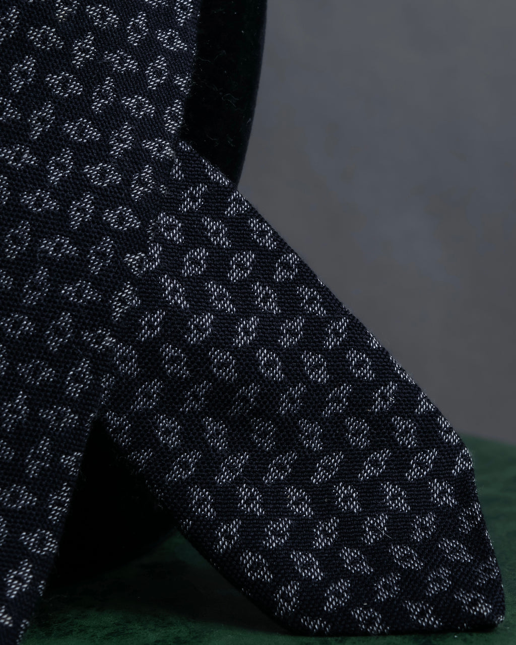 "GIORGIO ARMANI" Small pattern silk necktie