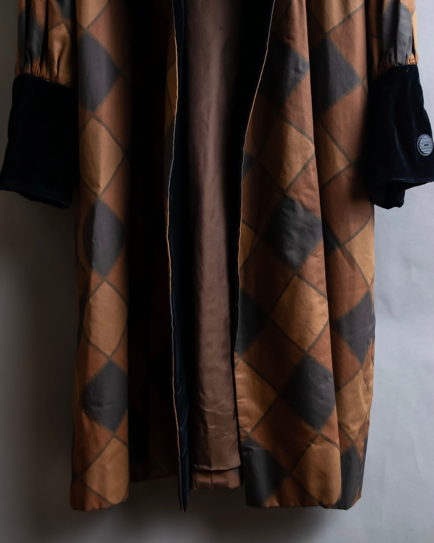 "Yves Saint Laurent Rive Gauche"
Argyle pattern velvet design shawl collar coat