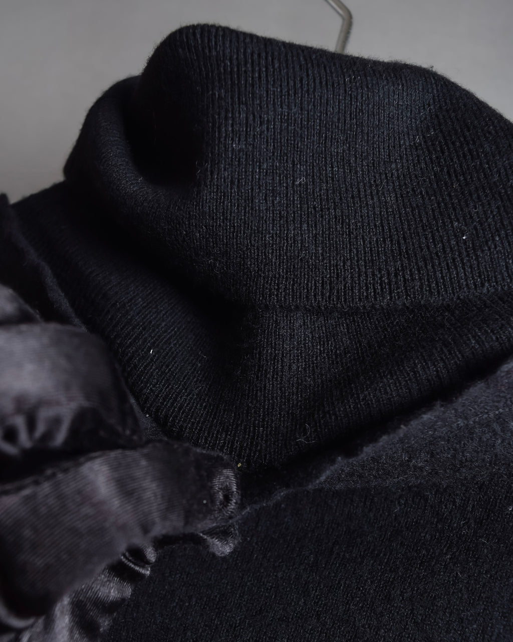 "DIOR" Edith Slimane period double high neck processing knit