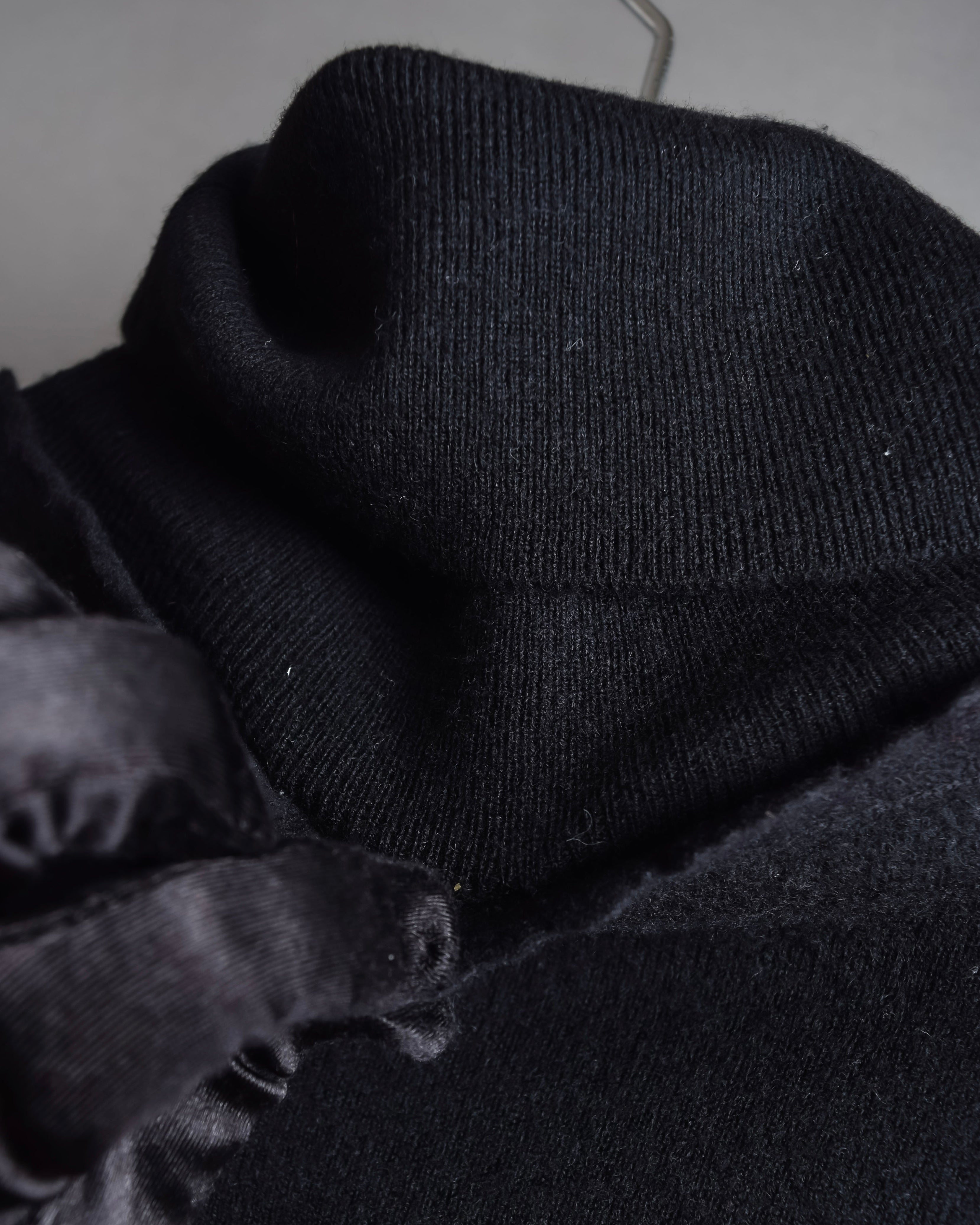 "DIOR" Edith Slimane period double high neck processing knit