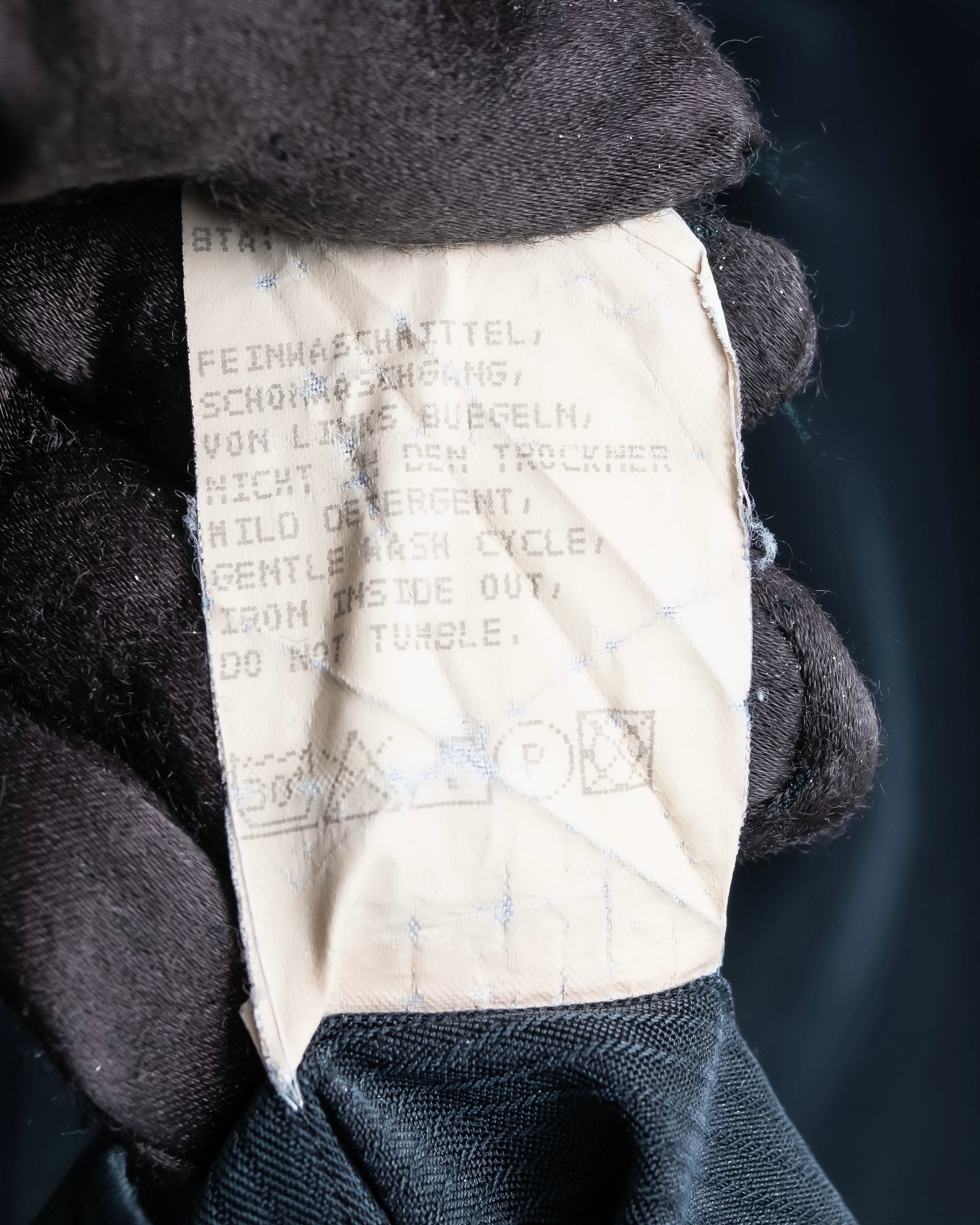 "SIGNUM" Vertical line relaxed fit black shirt