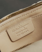 -SPECIAL- “Salvatore Ferragamo” 2020-2022 Woven vara chain shoulder bag