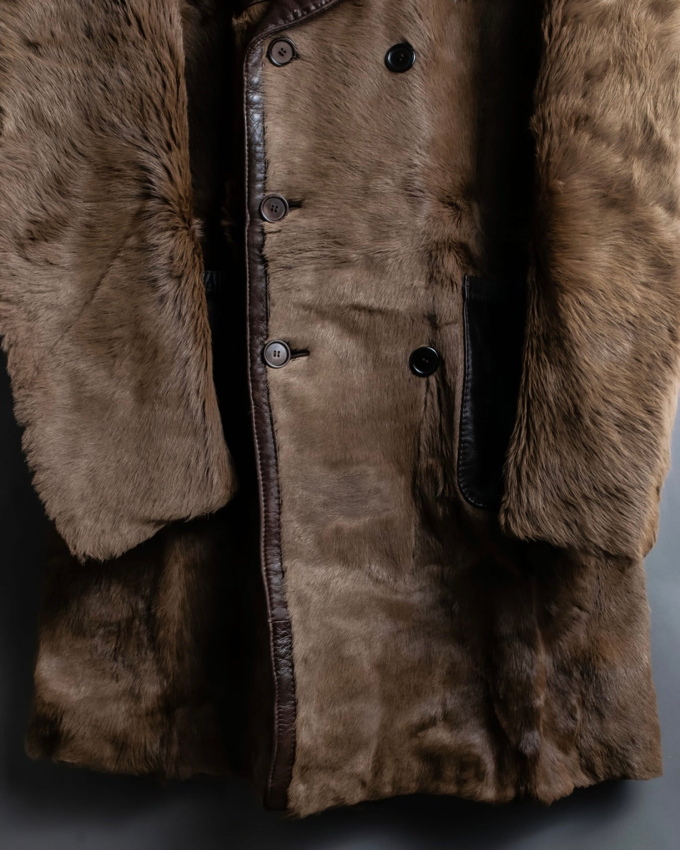 Special oversized vintage double-breasted fur coat