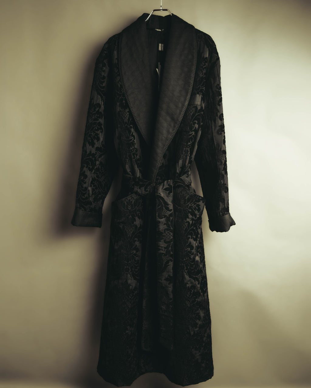 “DOLCE&GABBANA” Late 2010’s-early 2020’s Baroque jacquard belted robe coat