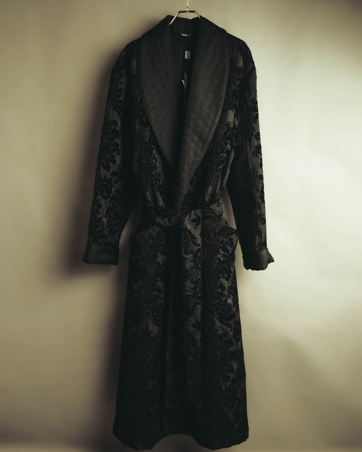 “DOLCE&GABBANA” Late 2010’s-early 2020’s Baroque jacquard belted robe coat
