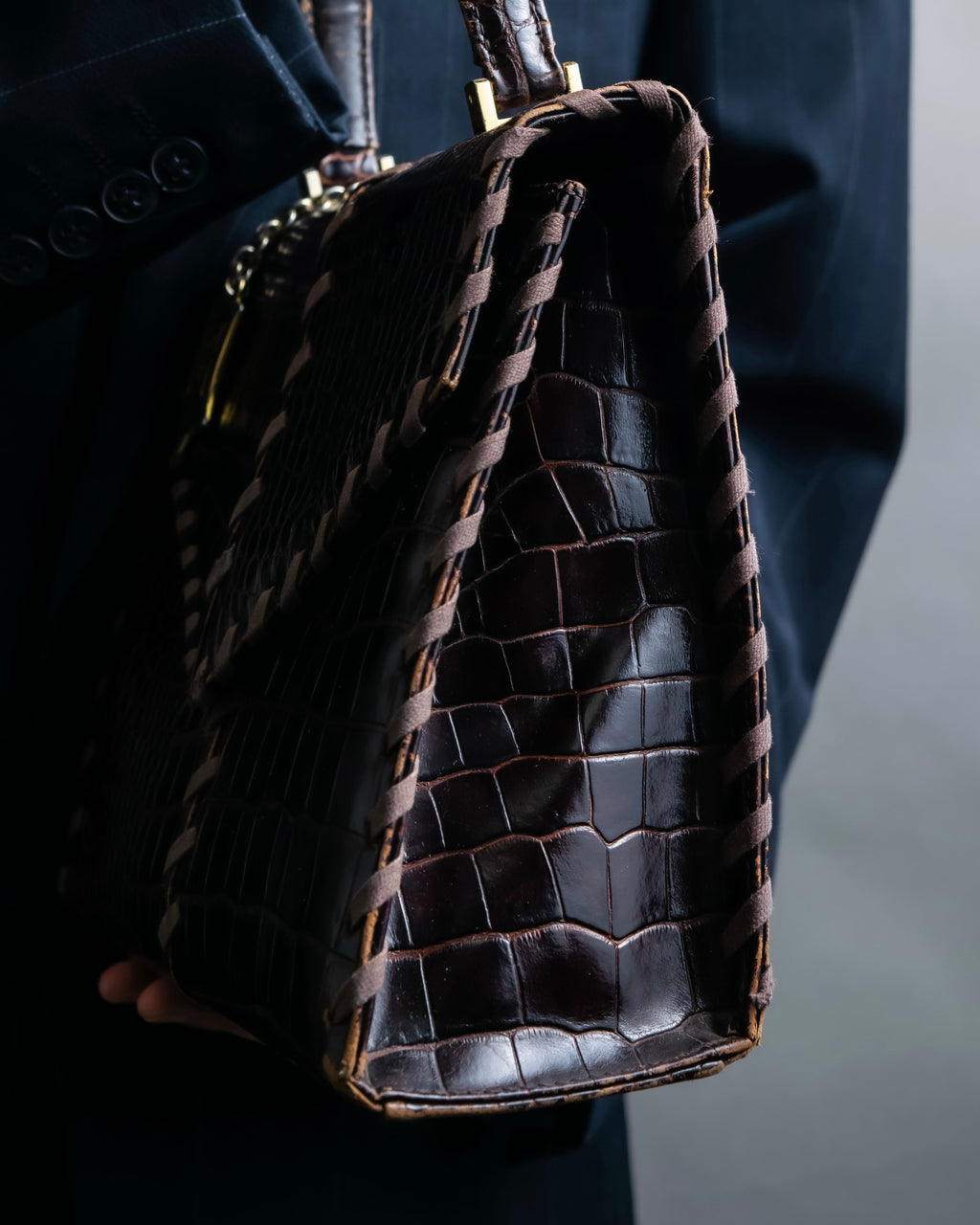"YVES SAINT LAURENT" Crocodile pattern stitching handbag