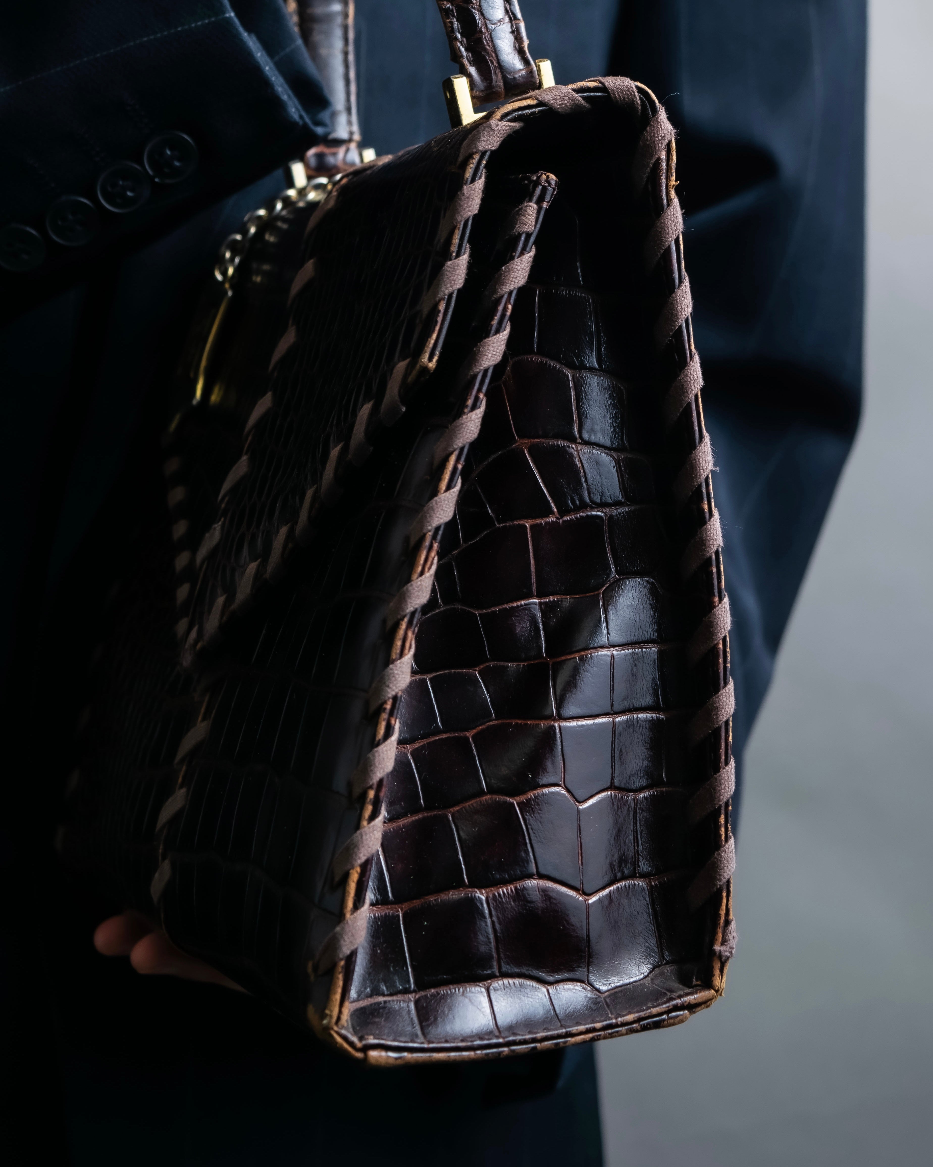 "YVES SAINT LAURENT" Crocodile pattern stitching handbag