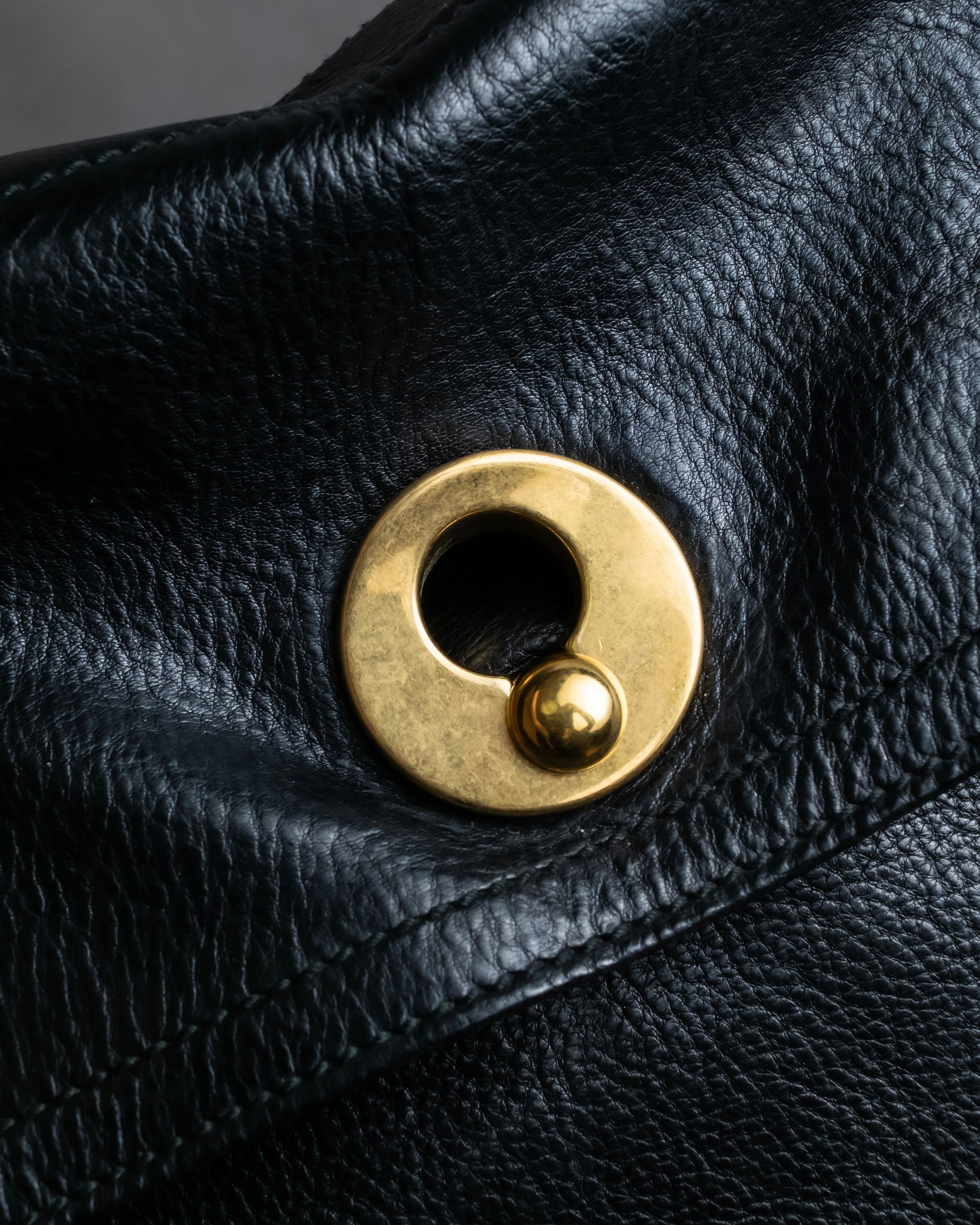 "YVES SAINT LAURENT" Muse to gold metal parts one-handle leather bag