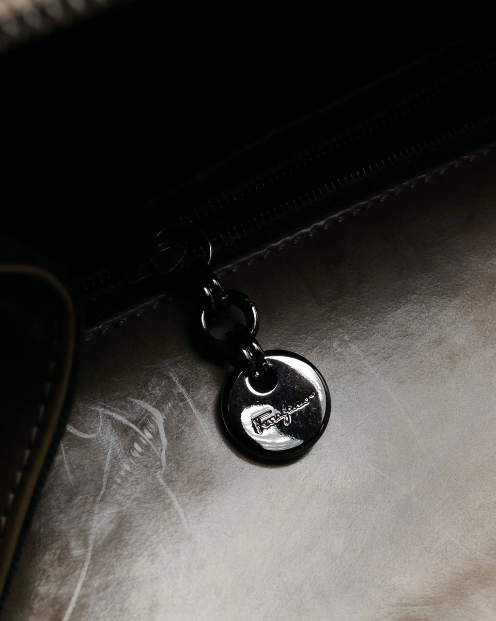 “Salvatore Ferragamo” 90’s-00’s glossy gancini shoulder bag