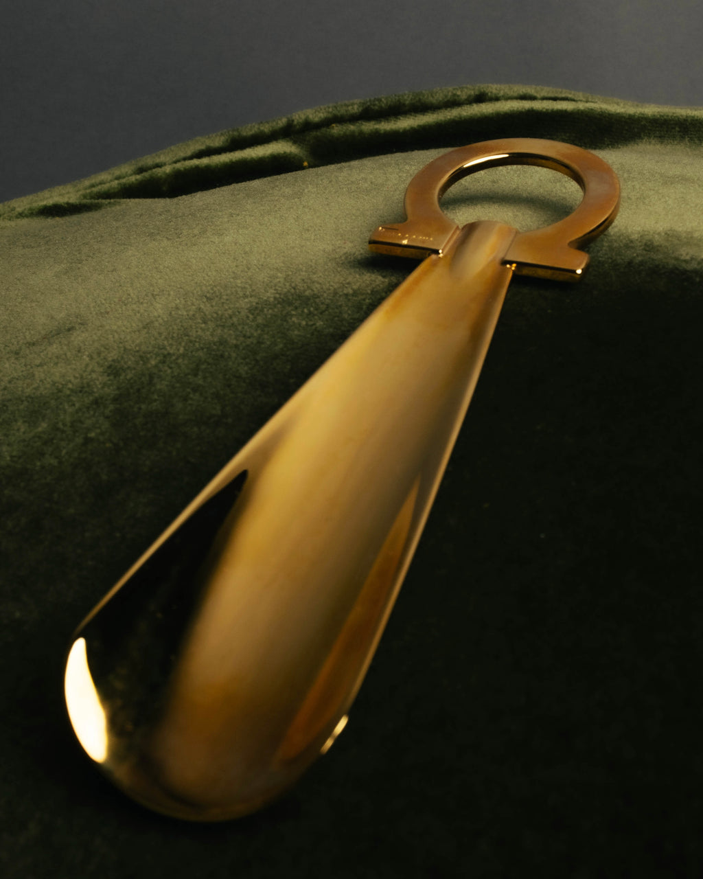 "Salvatore Ferragamo" 80's-00's Gold tone gancini metal shoehorn