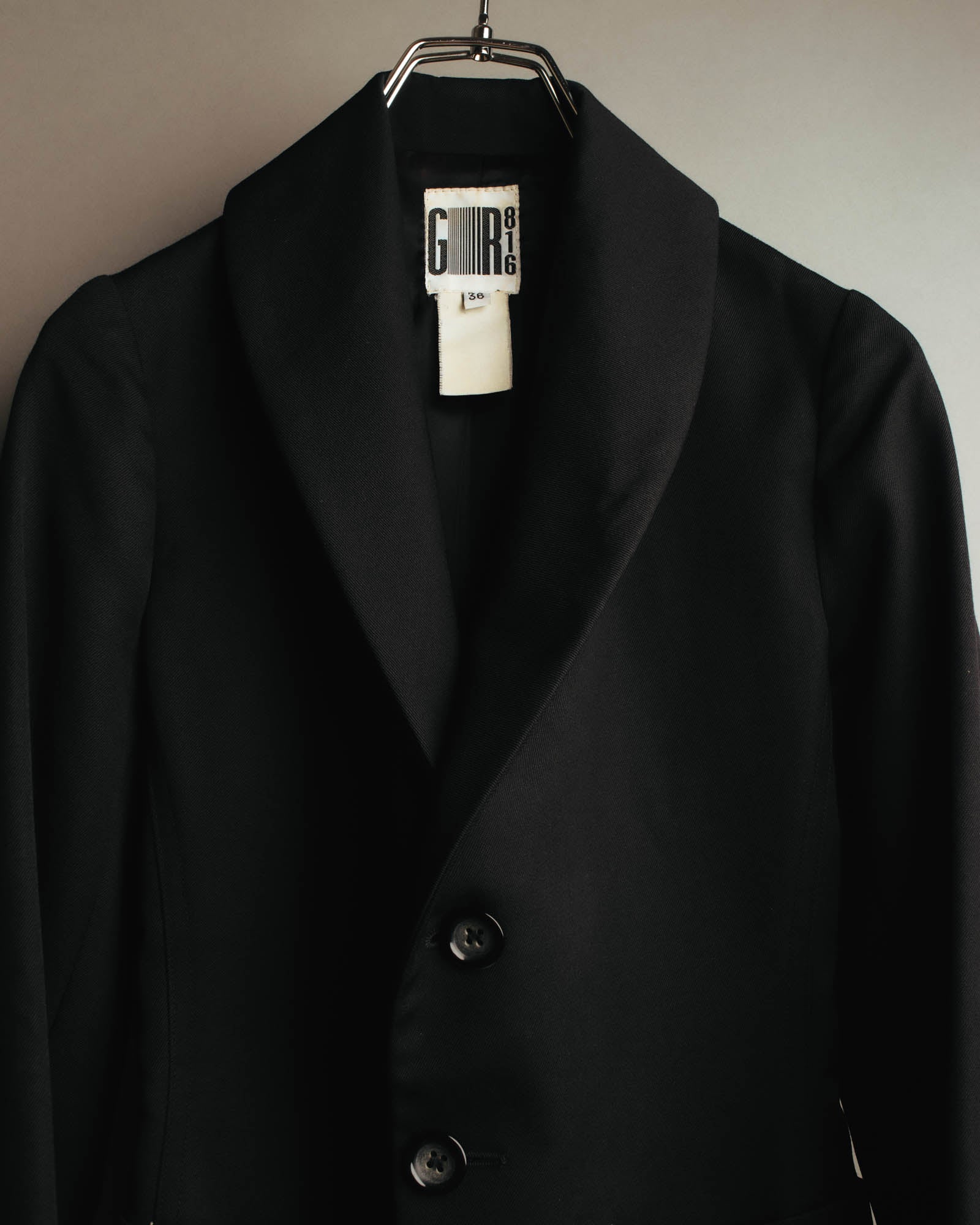 "GR 816" 90's Minimal black tailored blazer