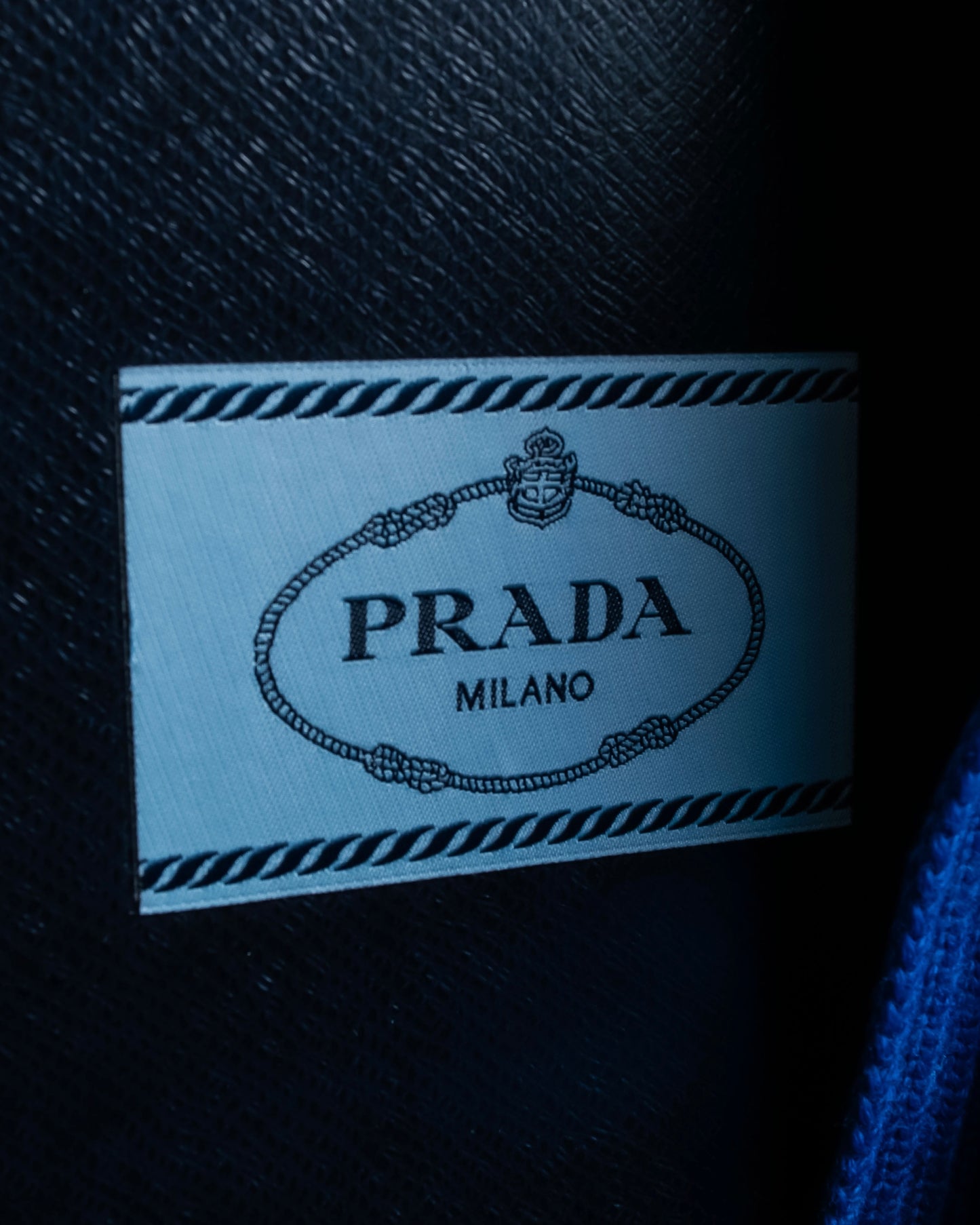 "PRADA" Ribbed knitting beautiful blue muffler