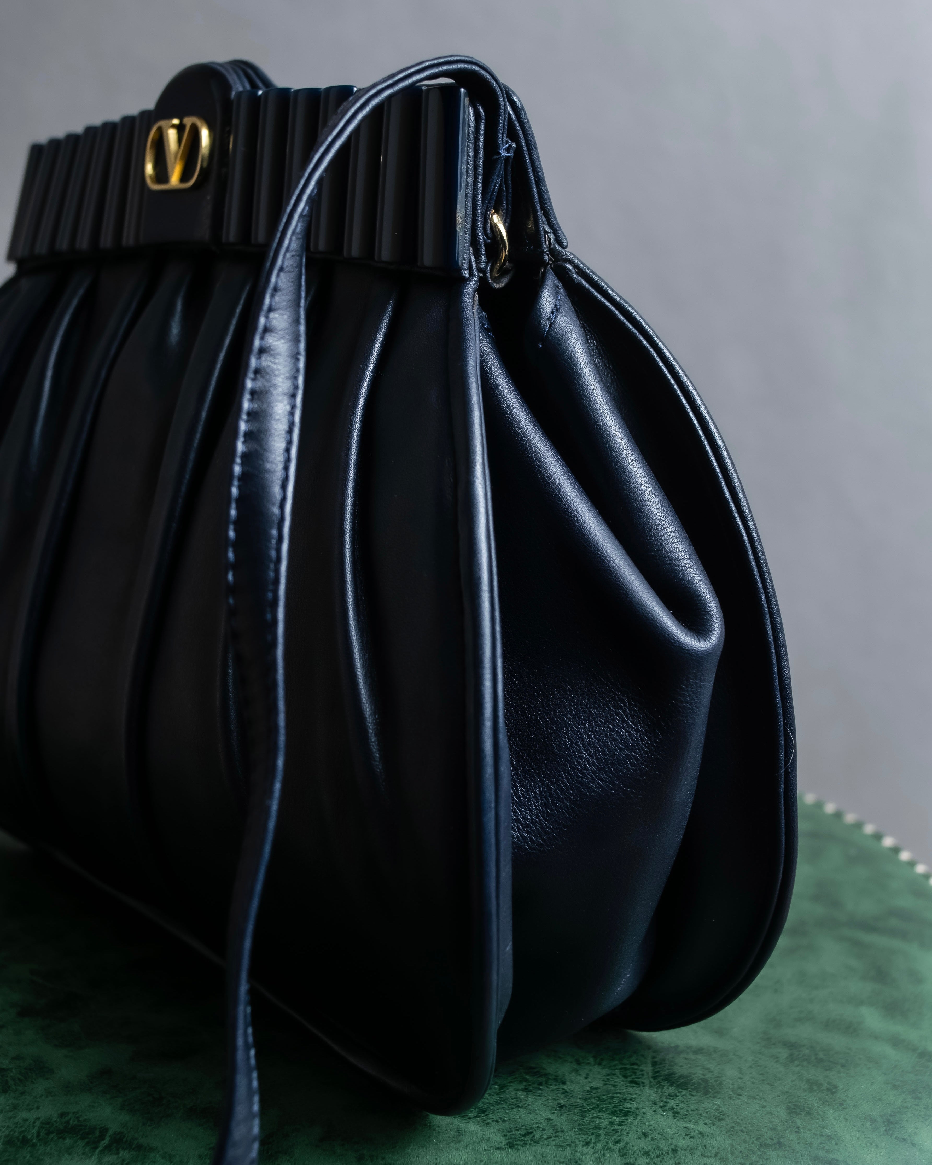 "VALENTINO" Gathered design rounded silhouette shoulder bag