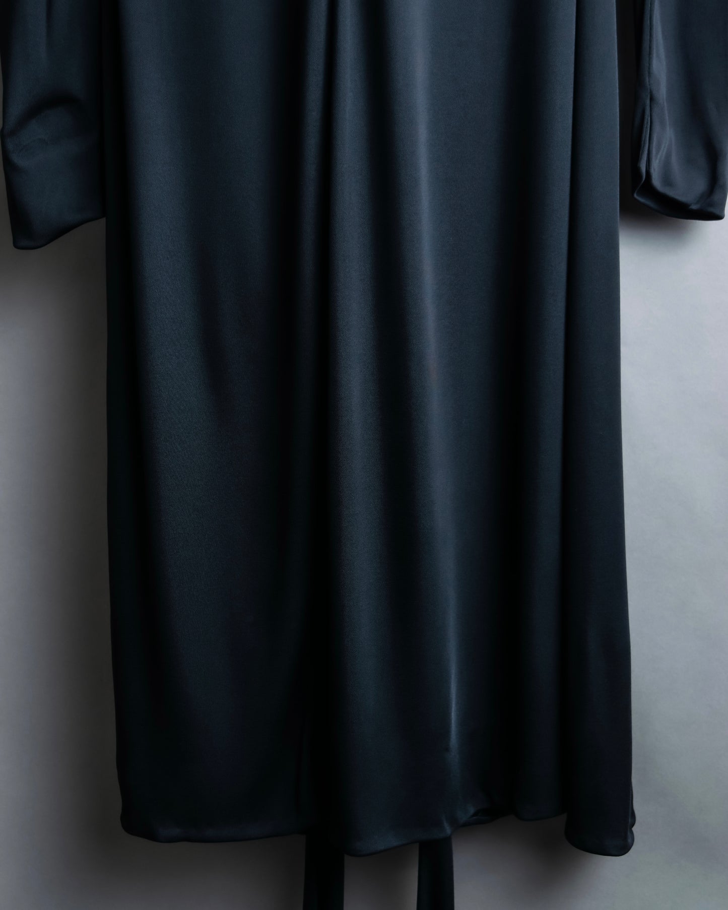 "GUCCI" Front garment attached V-neck dress