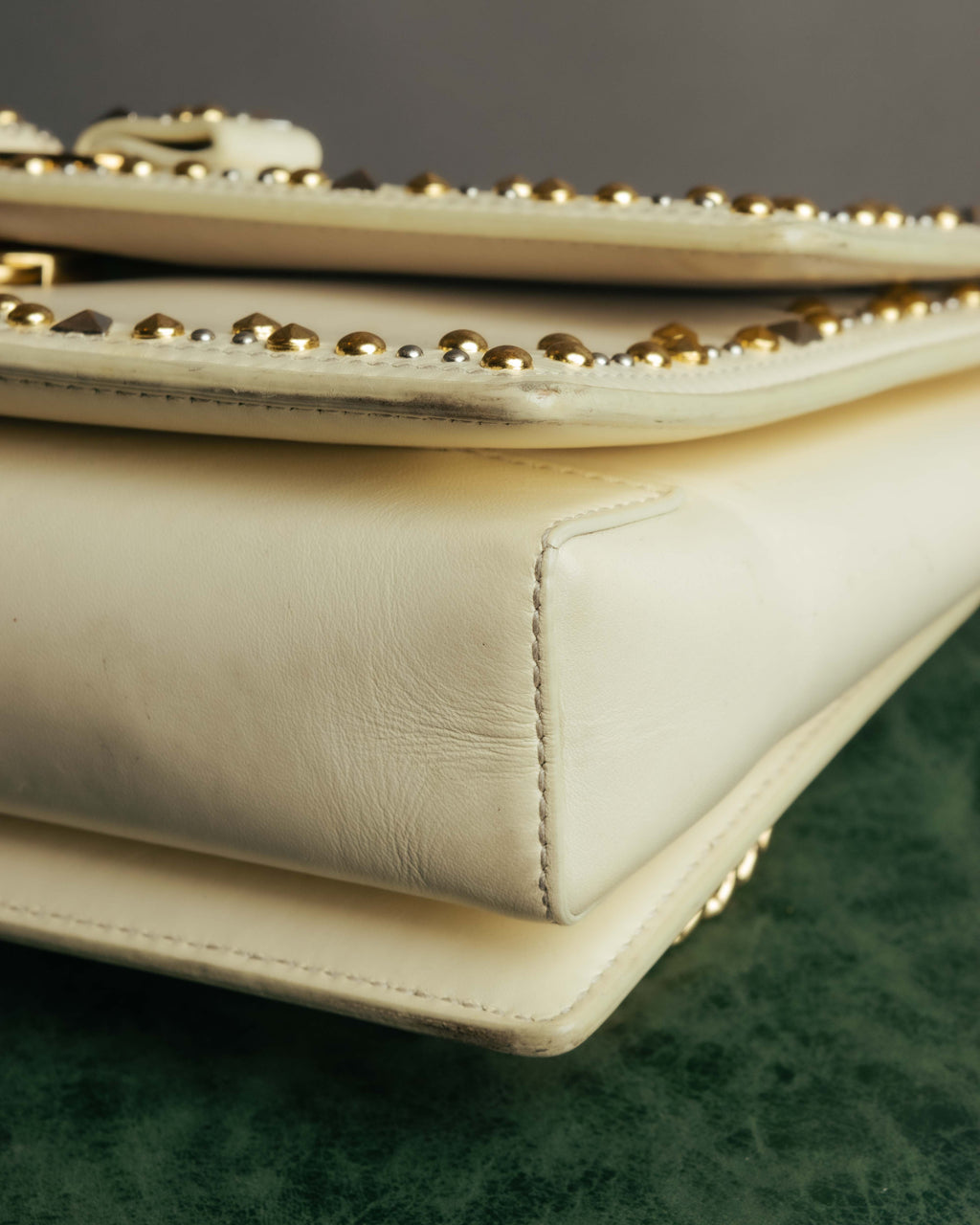 -SPECIAL- “Salvatore Ferragamo” 2015-2017 Vara studded chain shoulder bag