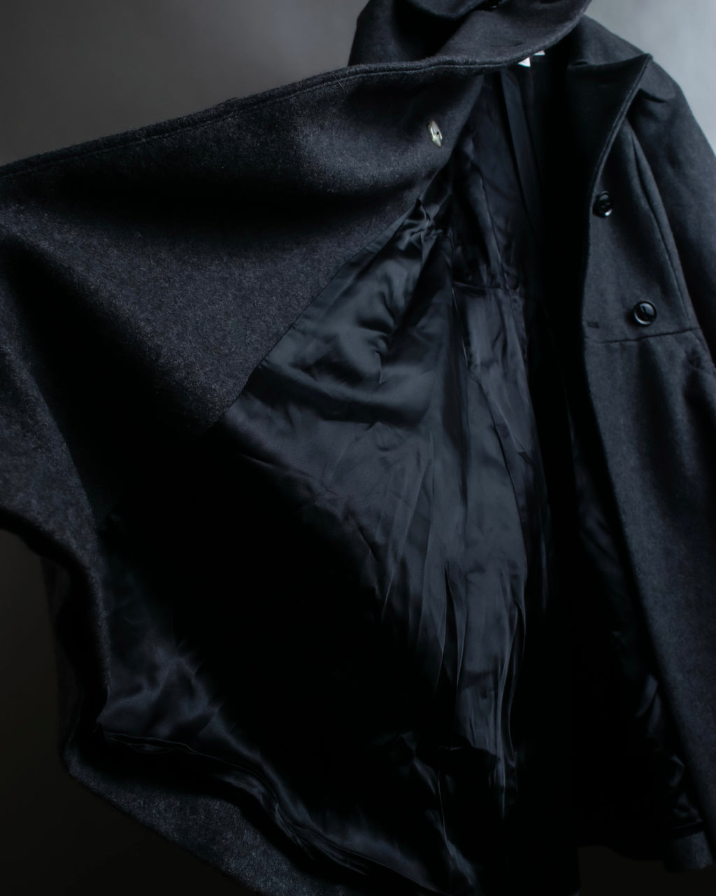 "Chloe" Gathered waist round collar coat