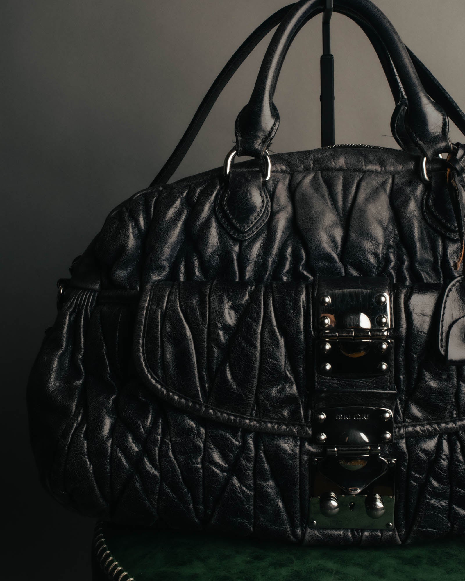 -SPECIAL- "MIU MIU" 00's-10's Glossy gathered leather handbag