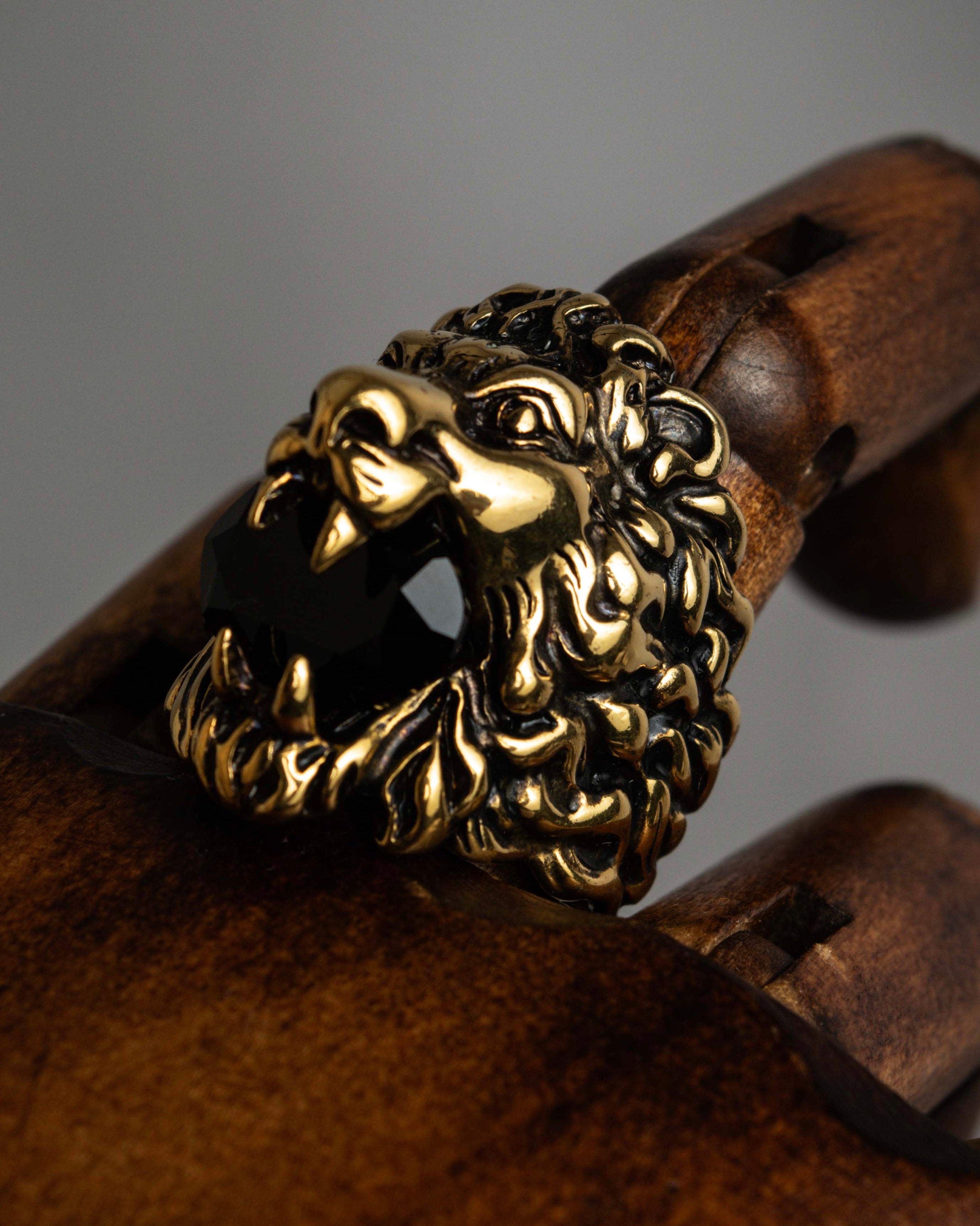 "GUCCI" Michele period lion head gold ring